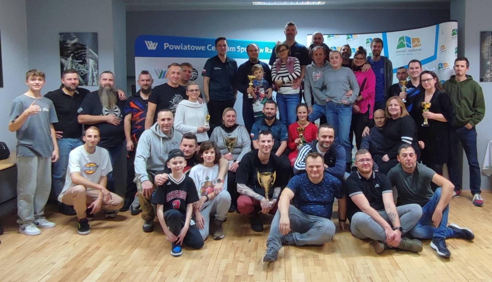 Zdjęcie w galerii na portalu naszraciborz.pl: The Thumb pokazał w Raciborzu darterską moc! wiadomości z regionu