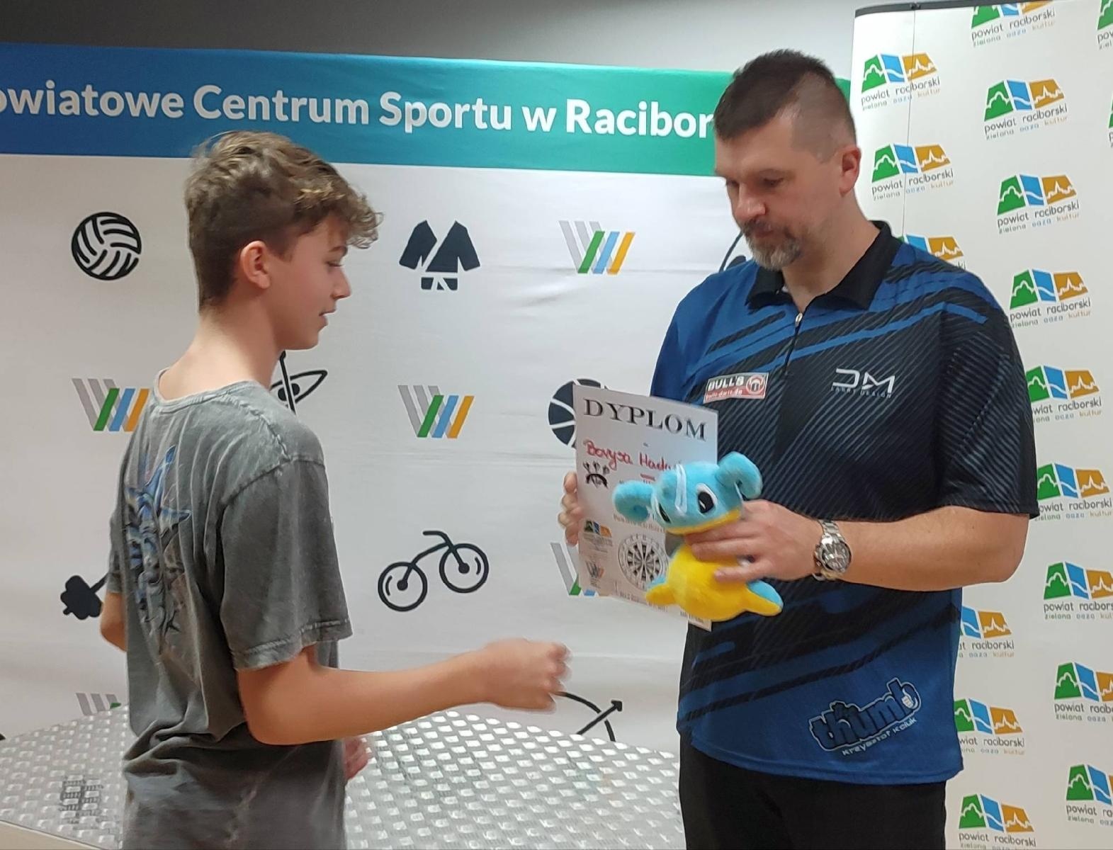 Zdjęcie w galerii na portalu naszraciborz.pl: The Thumb pokazał w Raciborzu darterską moc! wiadomości z regionu