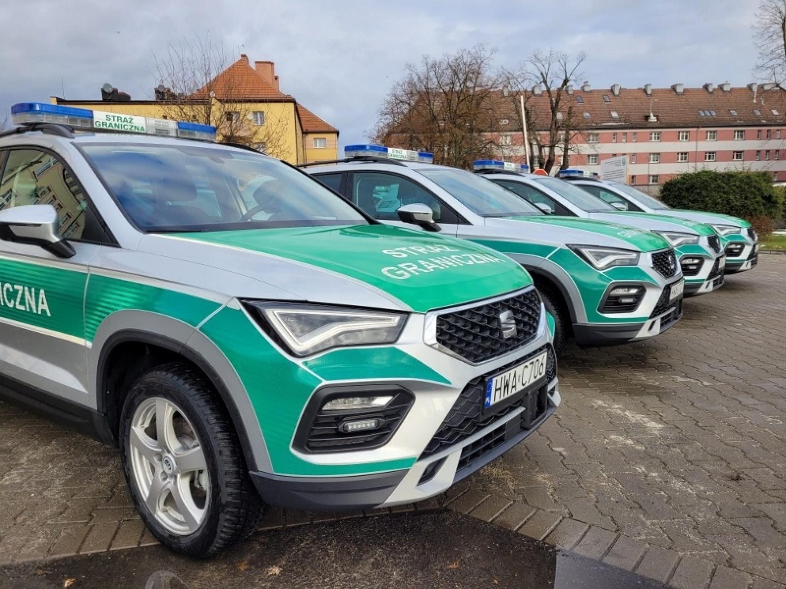 Zdjęcie w galerii na portalu naszraciborz.pl: Śląscy pogranicznicy z Raciborza mają nowe radiowozy wiadomości z regionu