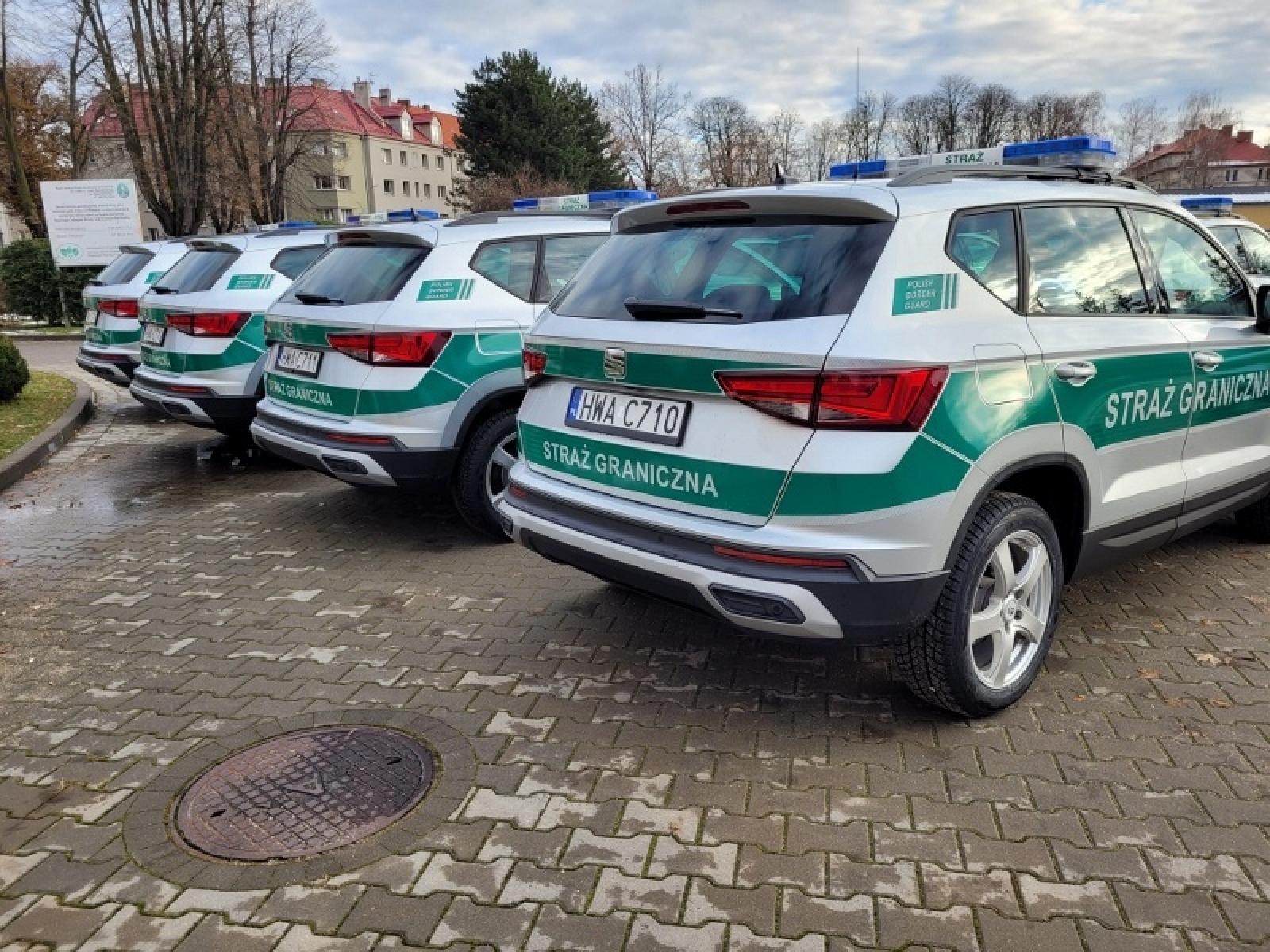 Zdjęcie w galerii na portalu naszraciborz.pl: Śląscy pogranicznicy z Raciborza mają nowe radiowozy wiadomości z regionu