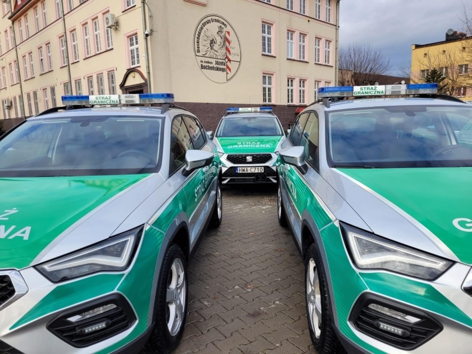 Zdjęcie w galerii na portalu naszraciborz.pl: Śląscy pogranicznicy z Raciborza mają nowe radiowozy wiadomości z regionu