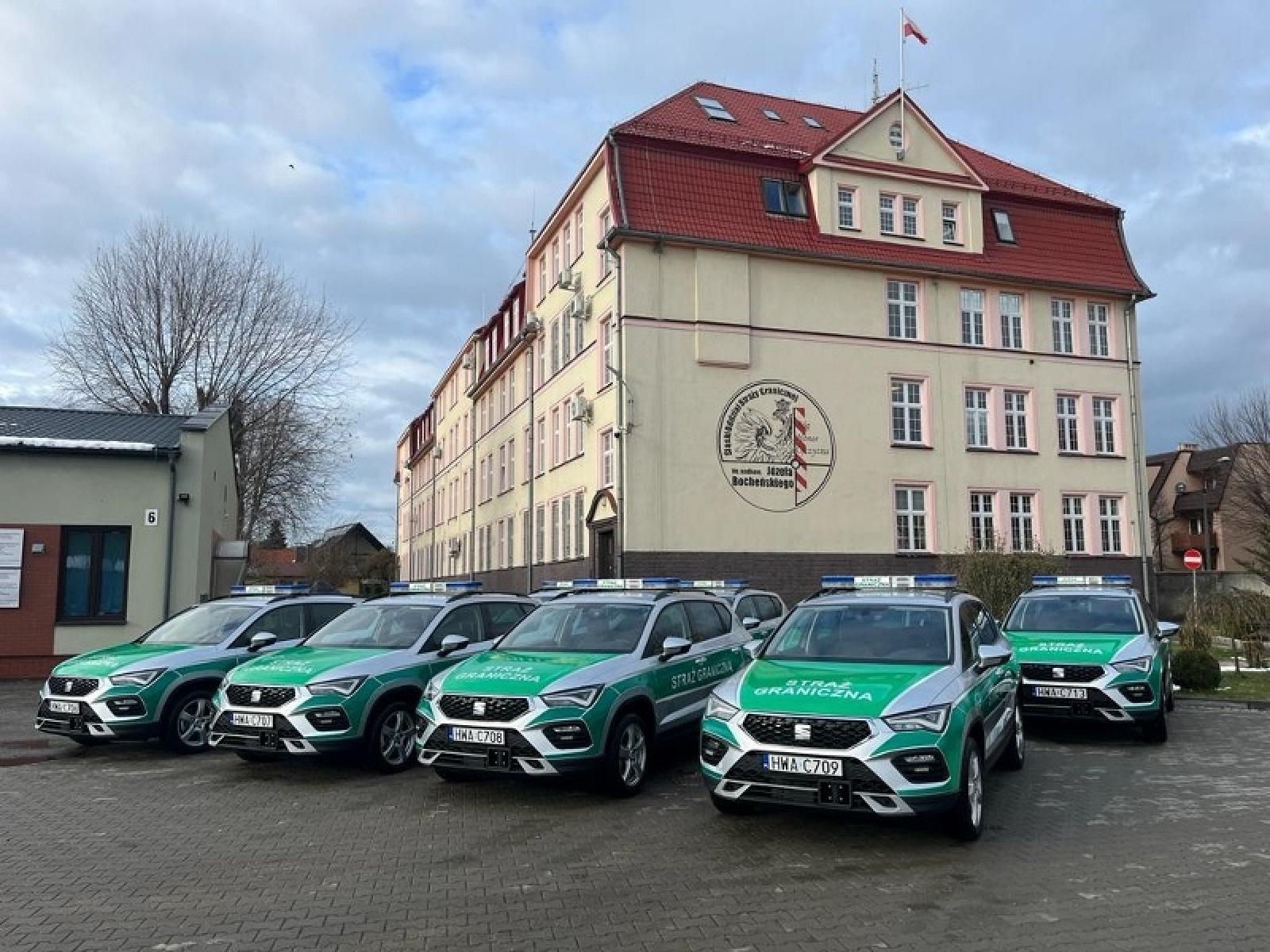 Zdjęcie w galerii na portalu naszraciborz.pl: Śląscy pogranicznicy z Raciborza mają nowe radiowozy wiadomości z regionu