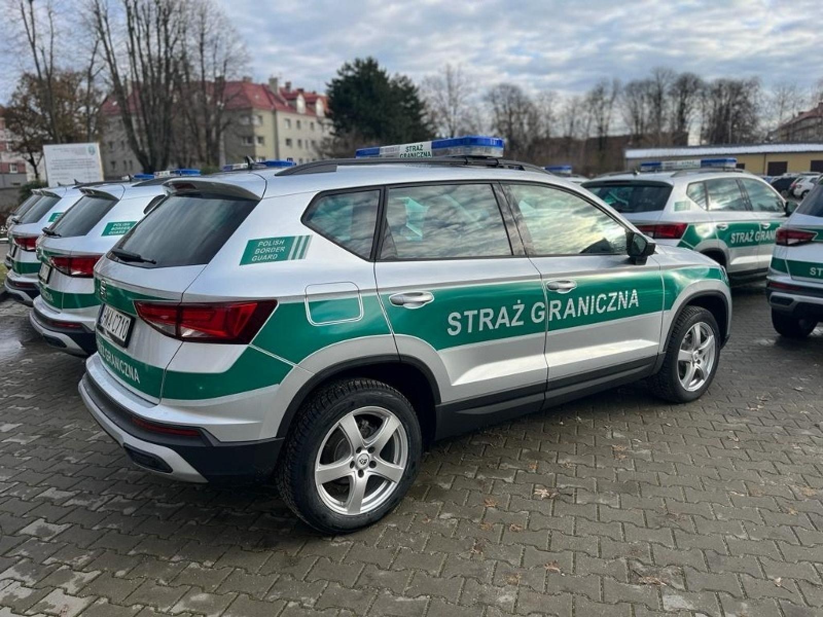 Zdjęcie w galerii na portalu naszraciborz.pl: Śląscy pogranicznicy z Raciborza mają nowe radiowozy wiadomości z regionu