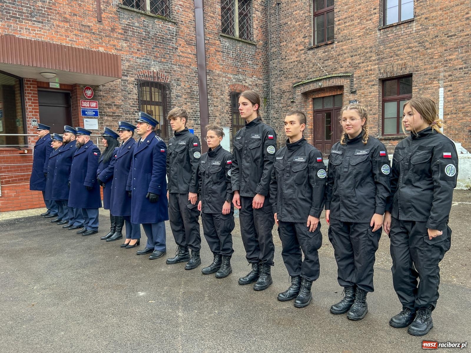 Zdjęcie w galerii na portalu naszraciborz.pl: Przy ZK Racibórz upamiętniono działaczy Solidarności prześladowanych w latach 80. wiadomości z regionu