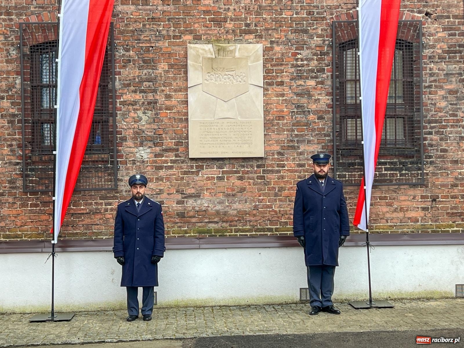 Zdjęcie w galerii na portalu naszraciborz.pl: Przy ZK Racibórz upamiętniono działaczy Solidarności prześladowanych w latach 80. wiadomości z regionu