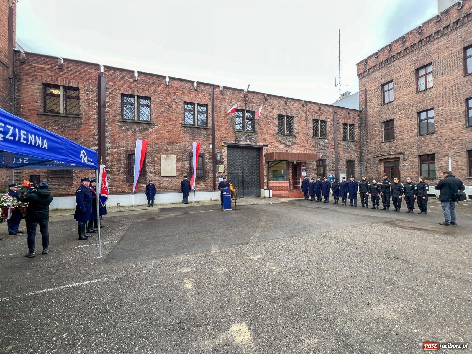 Zdjęcie w galerii na portalu naszraciborz.pl: Przy ZK Racibórz upamiętniono działaczy Solidarności prześladowanych w latach 80. wiadomości z regionu