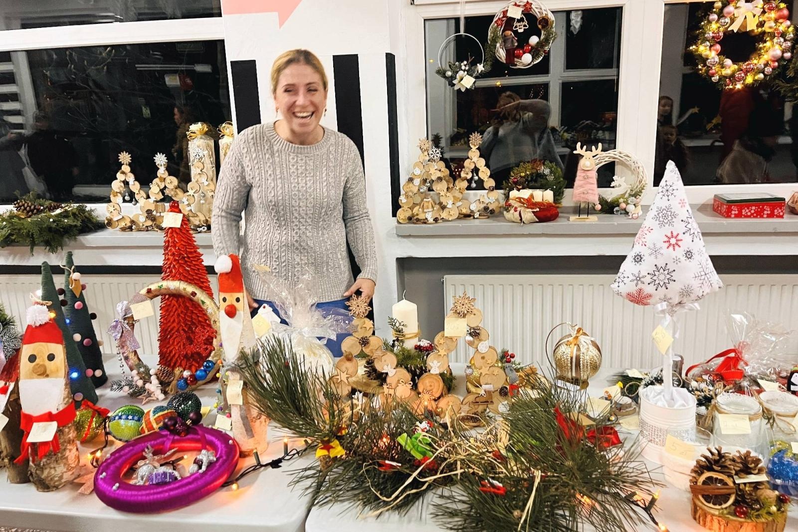 Zdjęcie w galerii na portalu naszraciborz.pl: Tłumy na Jarmarku w SP 1 na Ostrogu wiadomości z regionu