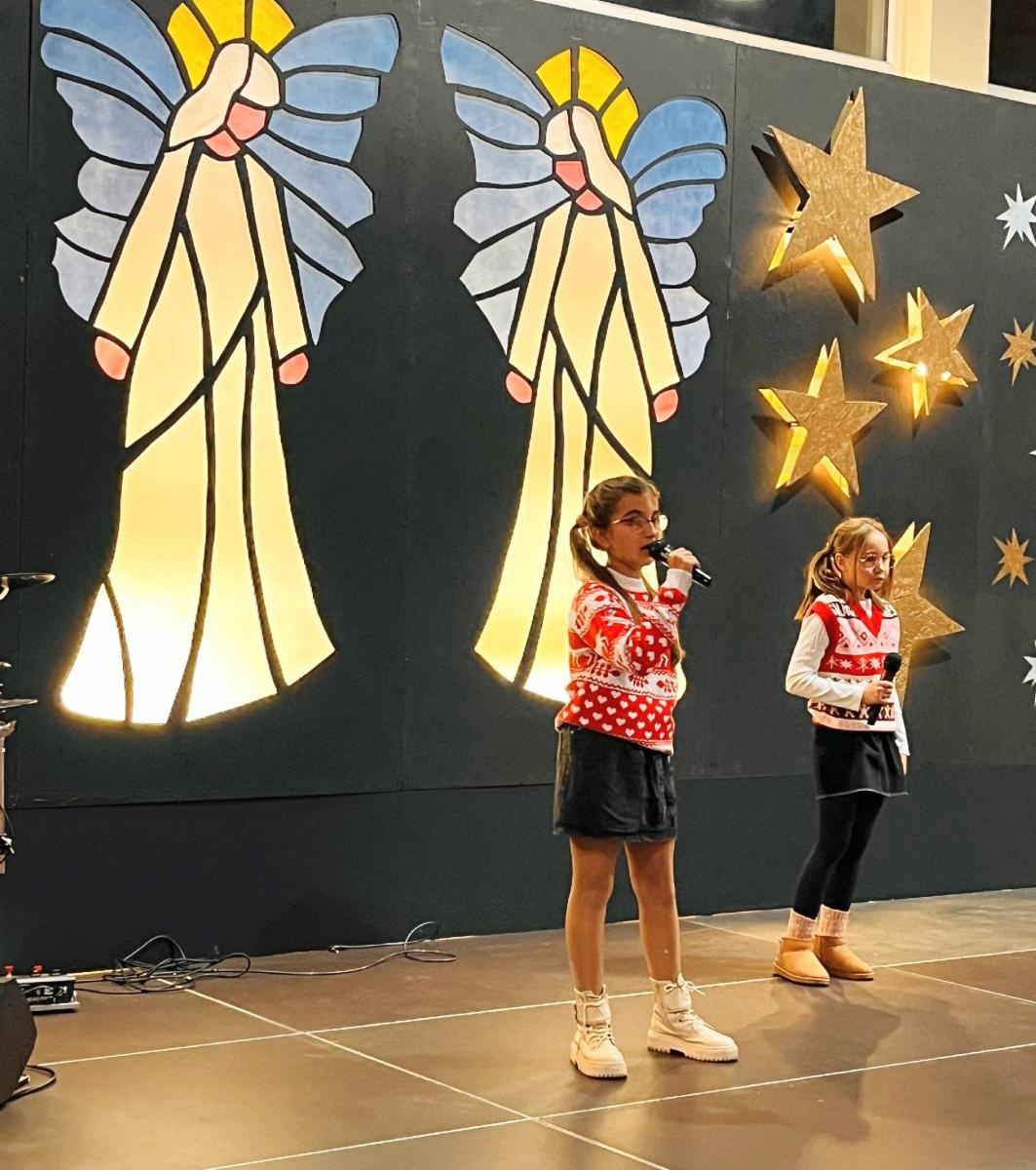 Zdjęcie w galerii na portalu naszraciborz.pl: Tłumy na Jarmarku w SP 1 na Ostrogu wiadomości z regionu