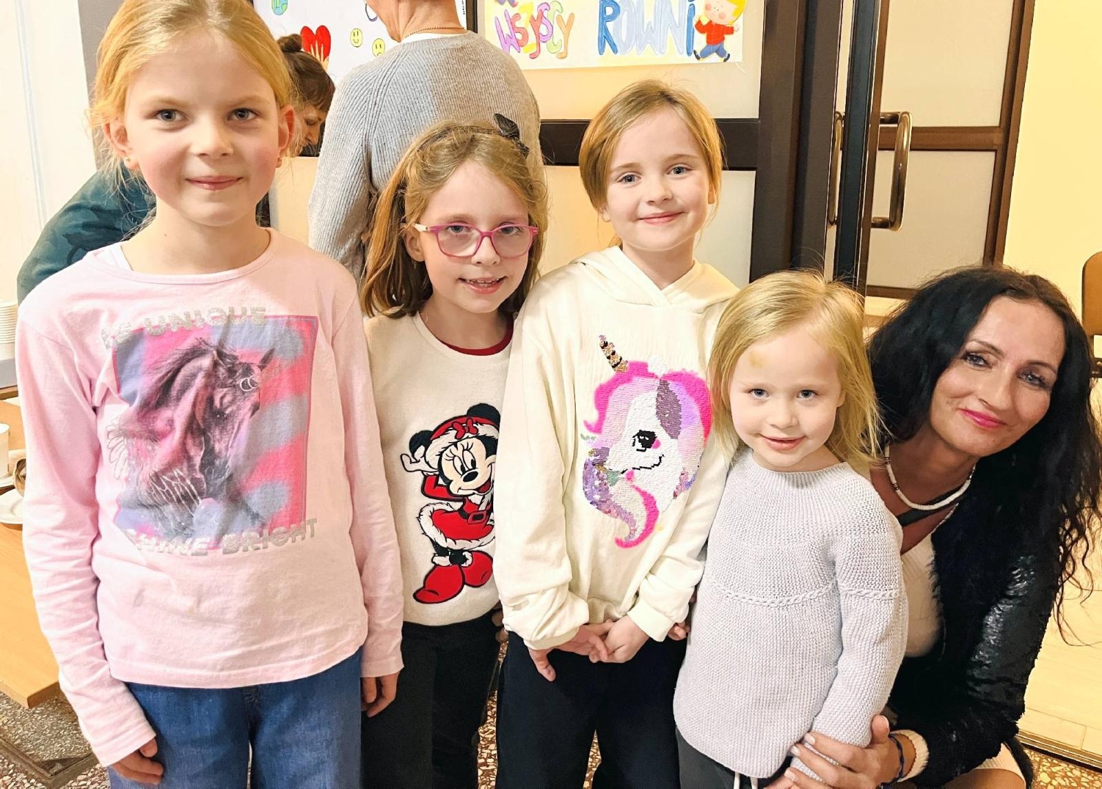 Zdjęcie w galerii na portalu naszraciborz.pl: Tłumy na Jarmarku w SP 1 na Ostrogu wiadomości z regionu