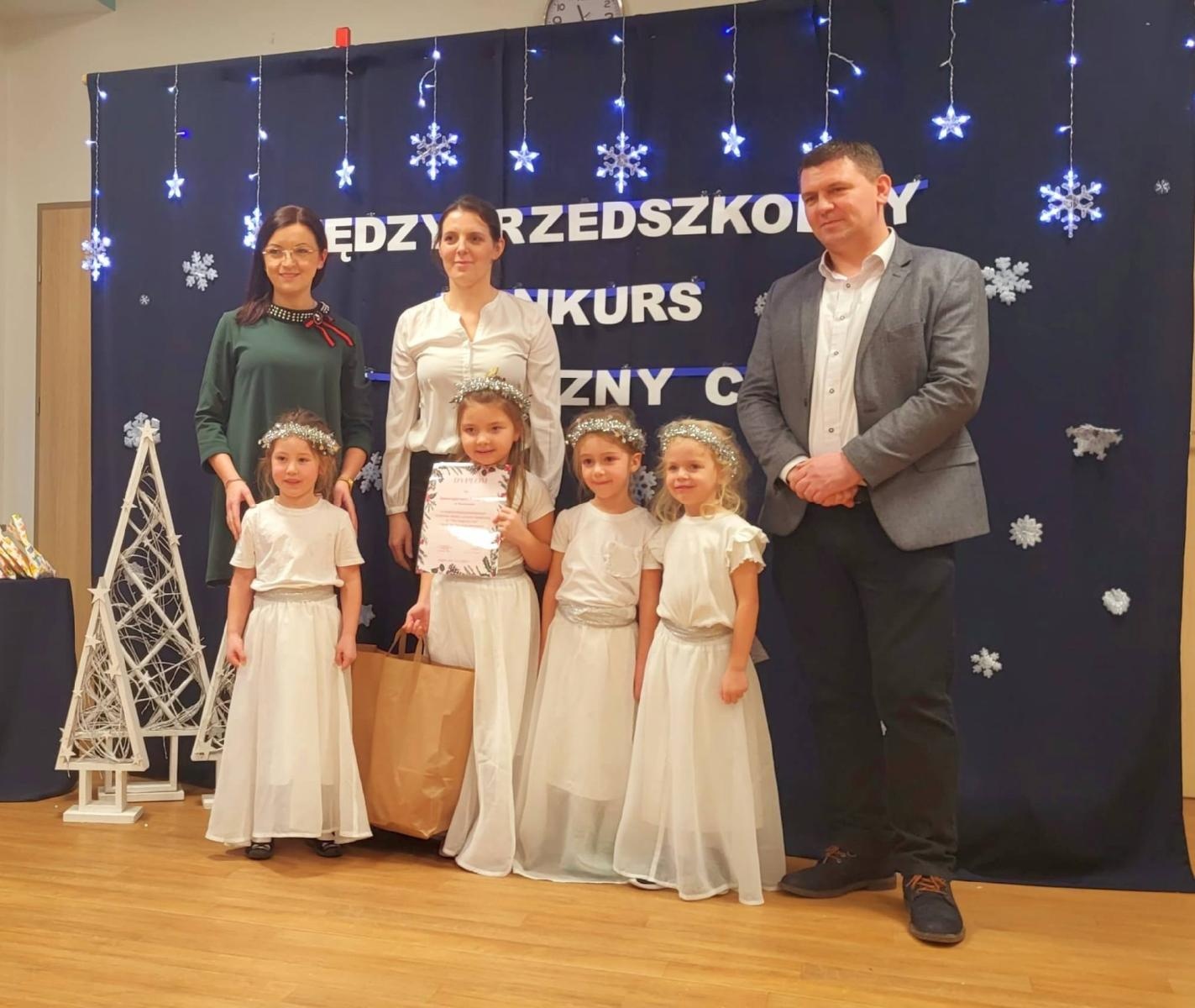 Zdjęcie w galerii na portalu naszraciborz.pl: Ten magiczny czas. Konkurs wiedzy i piosenki zimowo-świątecznej w Rudniku wiadomości z regionu