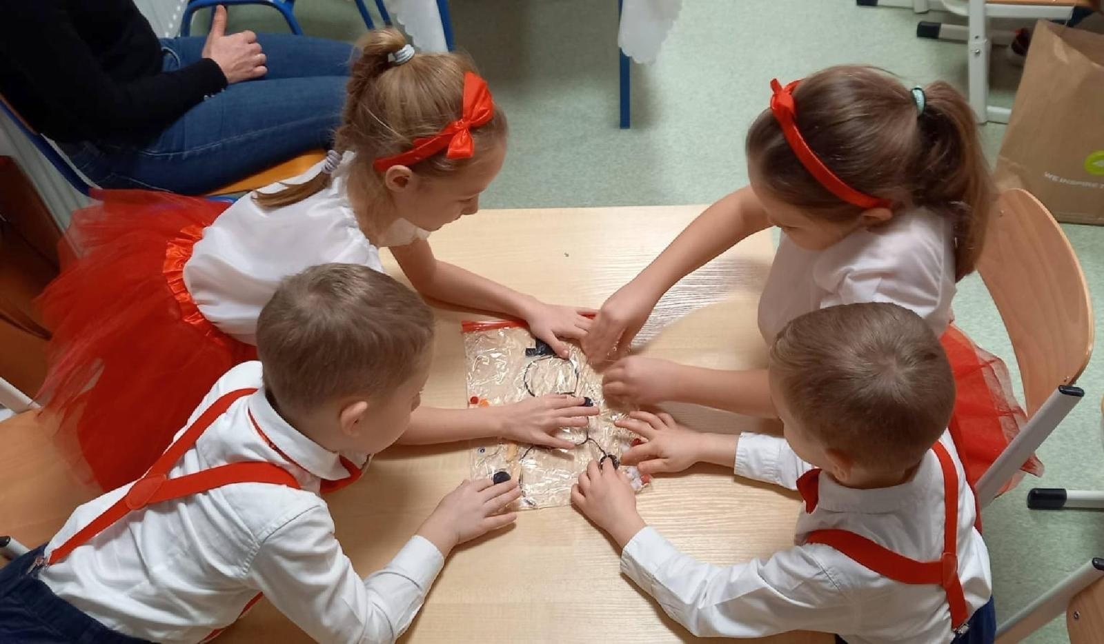 Zdjęcie w galerii na portalu naszraciborz.pl: Ten magiczny czas. Konkurs wiedzy i piosenki zimowo-świątecznej w Rudniku wiadomości z regionu