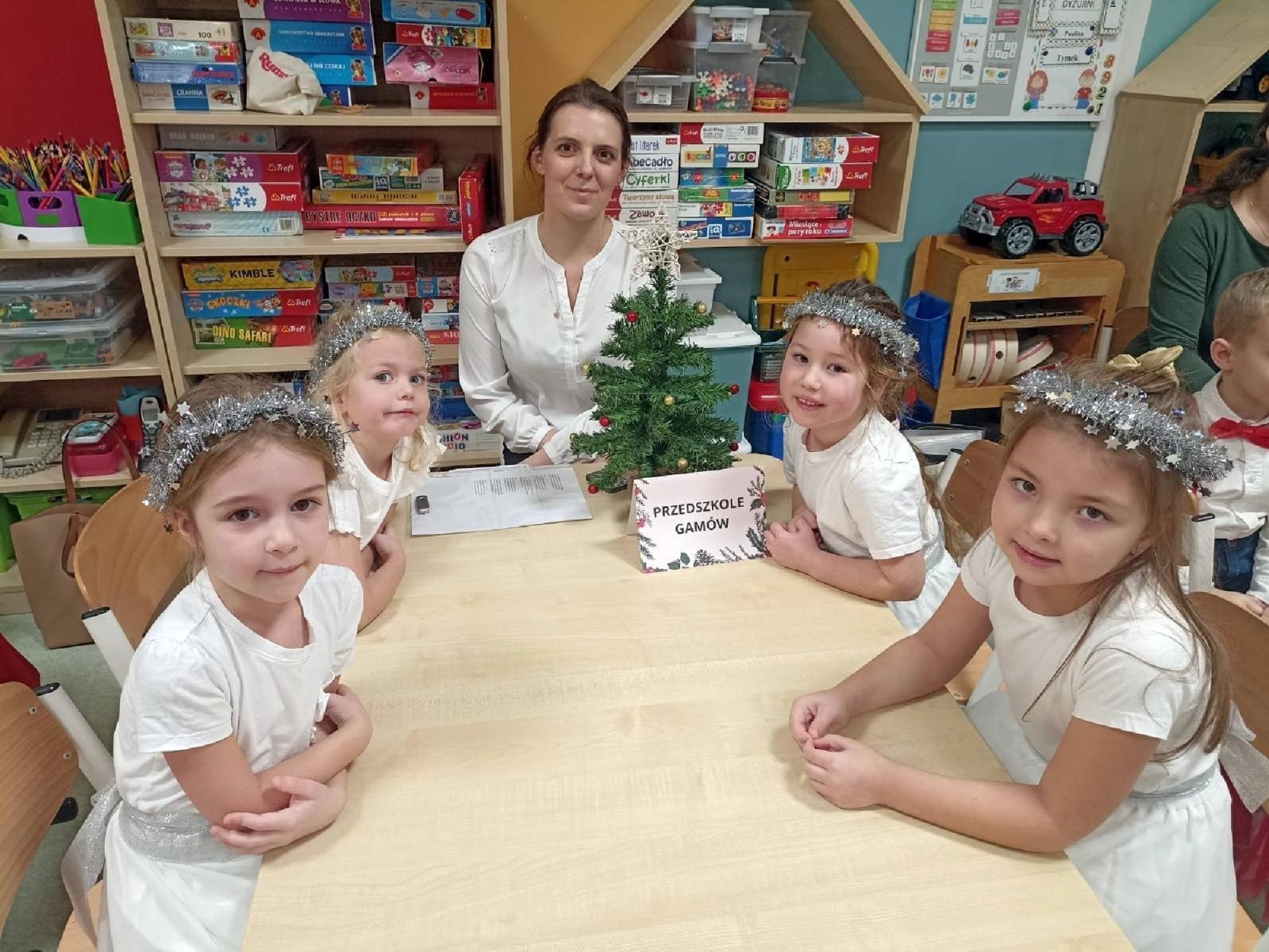 Zdjęcie w galerii na portalu naszraciborz.pl: Ten magiczny czas. Konkurs wiedzy i piosenki zimowo-świątecznej w Rudniku wiadomości z regionu