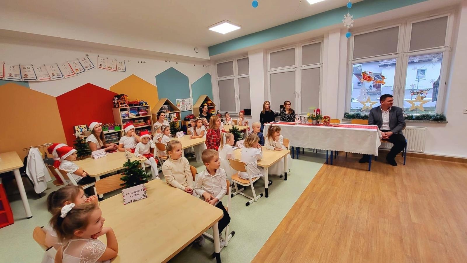 Zdjęcie w galerii na portalu naszraciborz.pl: Ten magiczny czas. Konkurs wiedzy i piosenki zimowo-świątecznej w Rudniku wiadomości z regionu