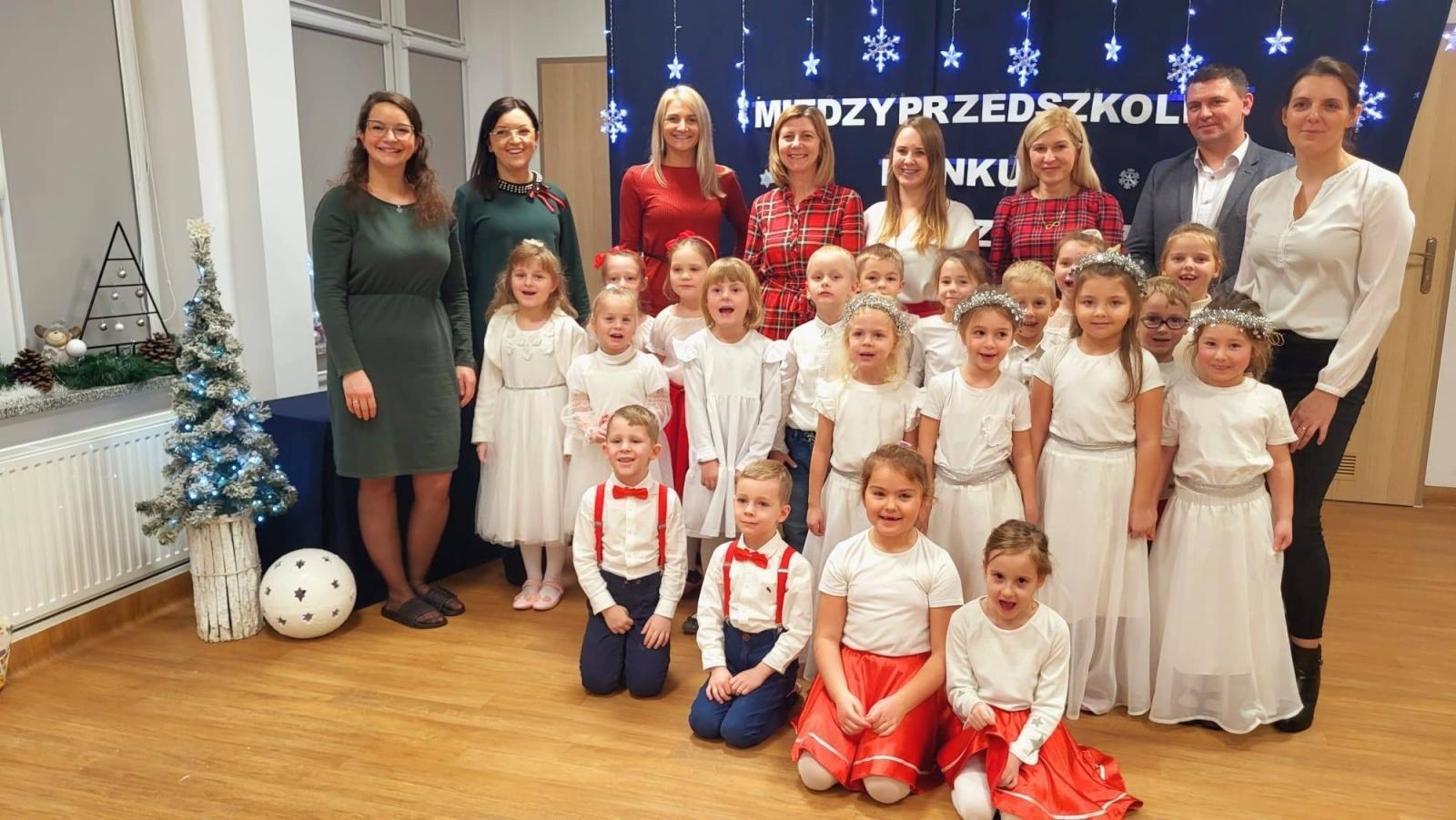 Zdjęcie w galerii na portalu naszraciborz.pl: Ten magiczny czas. Konkurs wiedzy i piosenki zimowo-świątecznej w Rudniku wiadomości z regionu