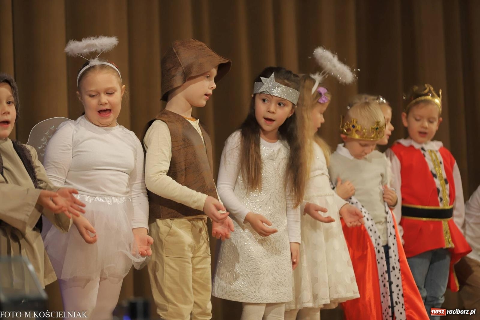 Zdjęcie w galerii na portalu naszraciborz.pl: Przepiękny koncert przedszkolaków z Kochanowskiego wiadomości z regionu