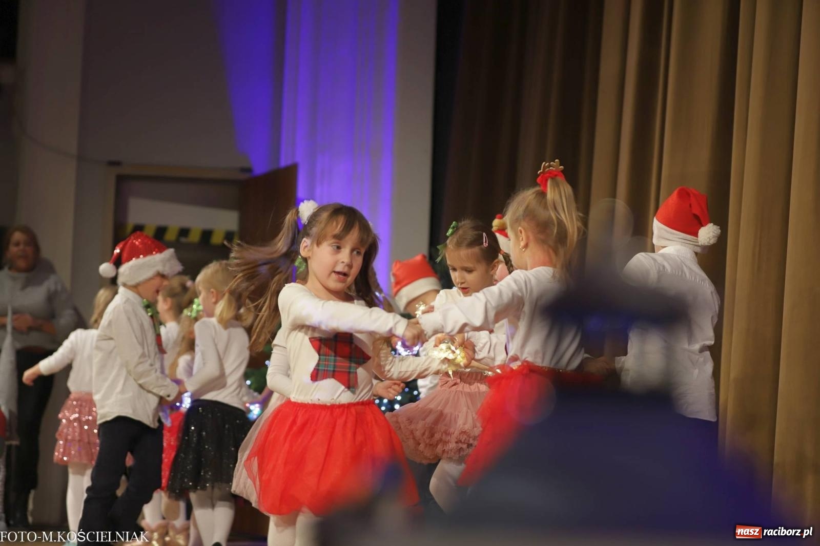 Zdjęcie w galerii na portalu naszraciborz.pl: Przepiękny koncert przedszkolaków z Kochanowskiego wiadomości z regionu