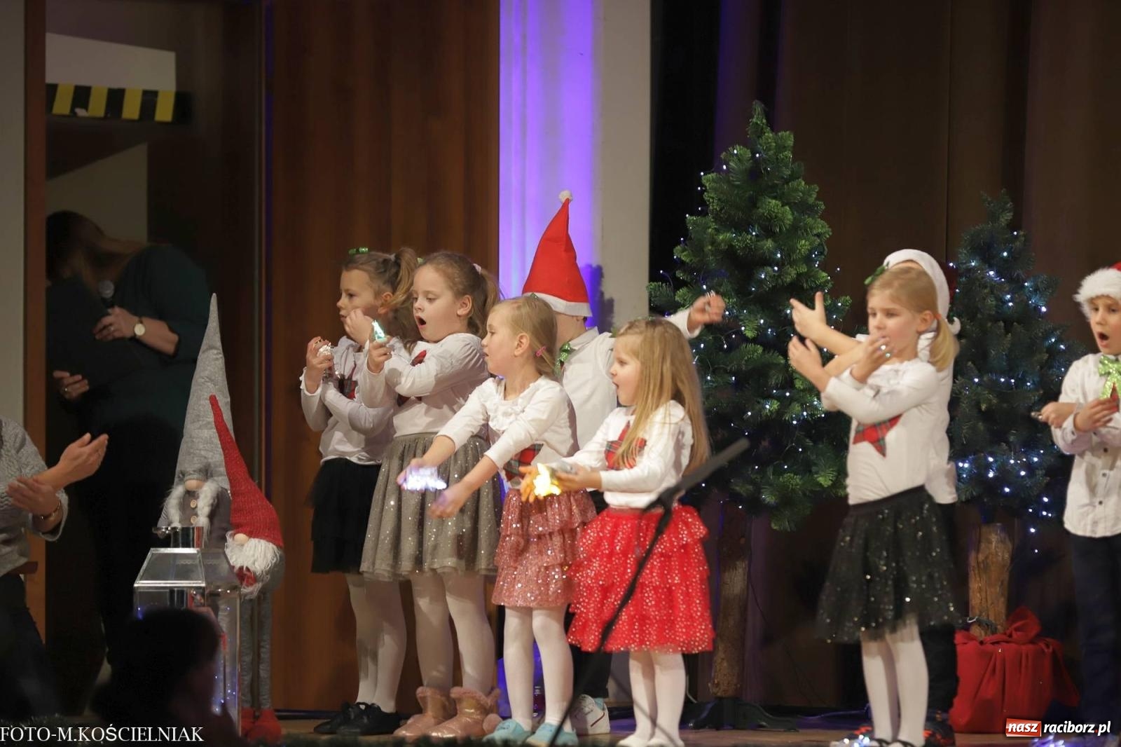 Zdjęcie w galerii na portalu naszraciborz.pl: Przepiękny koncert przedszkolaków z Kochanowskiego wiadomości z regionu