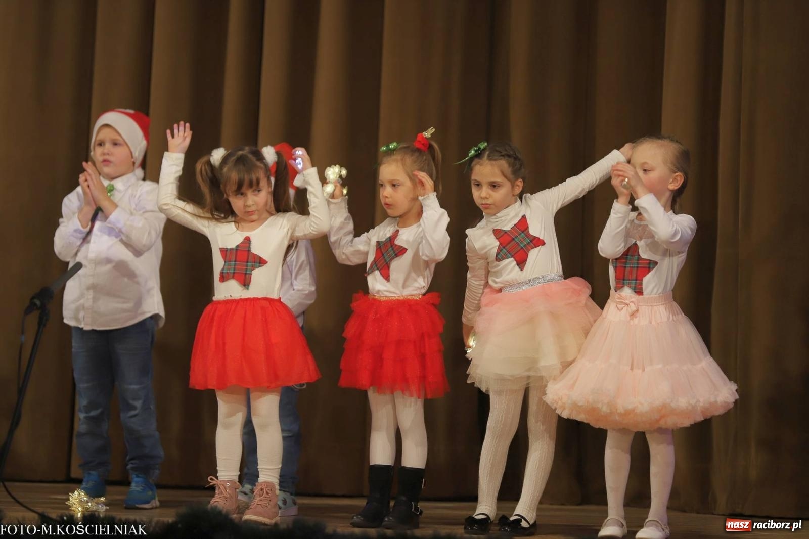 Zdjęcie w galerii na portalu naszraciborz.pl: Przepiękny koncert przedszkolaków z Kochanowskiego wiadomości z regionu