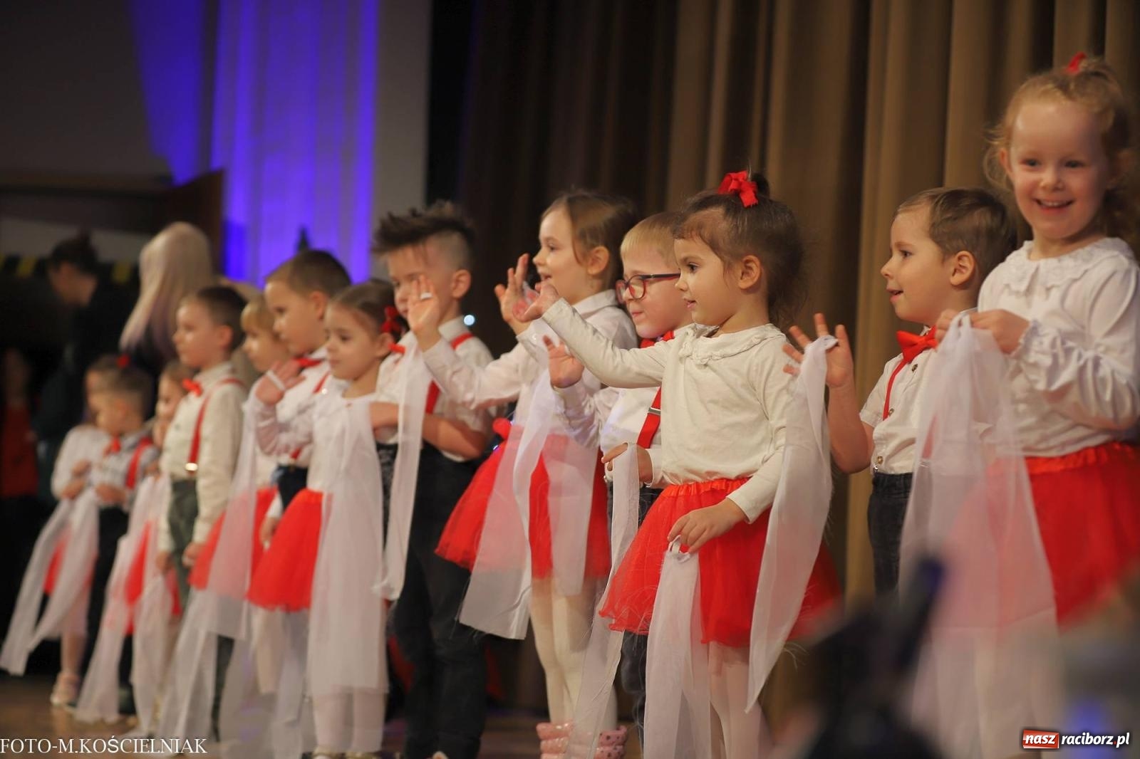 Zdjęcie w galerii na portalu naszraciborz.pl: Przepiękny koncert przedszkolaków z Kochanowskiego wiadomości z regionu