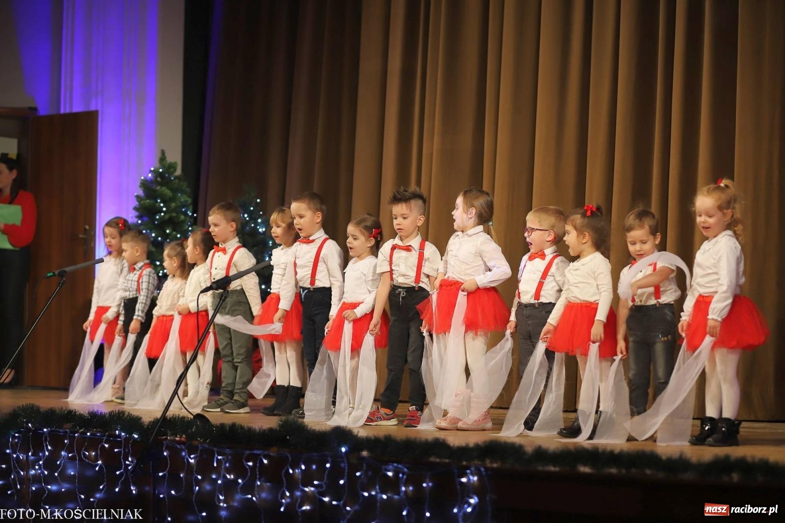 Zdjęcie w galerii na portalu naszraciborz.pl: Przepiękny koncert przedszkolaków z Kochanowskiego wiadomości z regionu