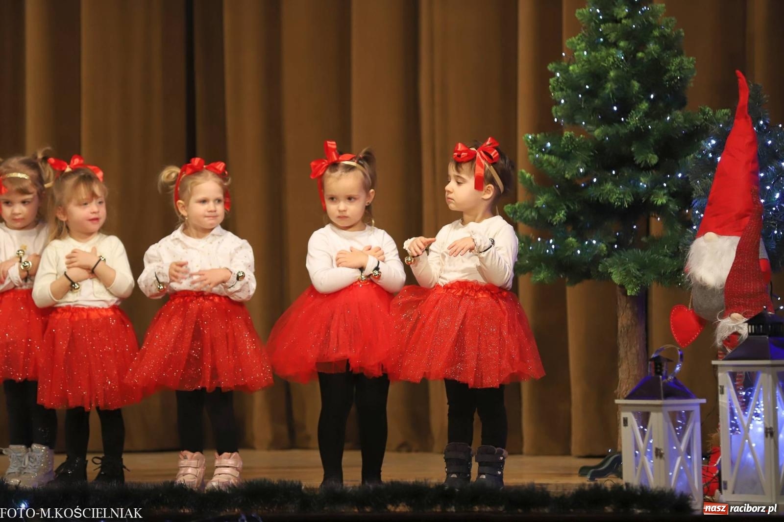 Zdjęcie w galerii na portalu naszraciborz.pl: Przepiękny koncert przedszkolaków z Kochanowskiego wiadomości z regionu