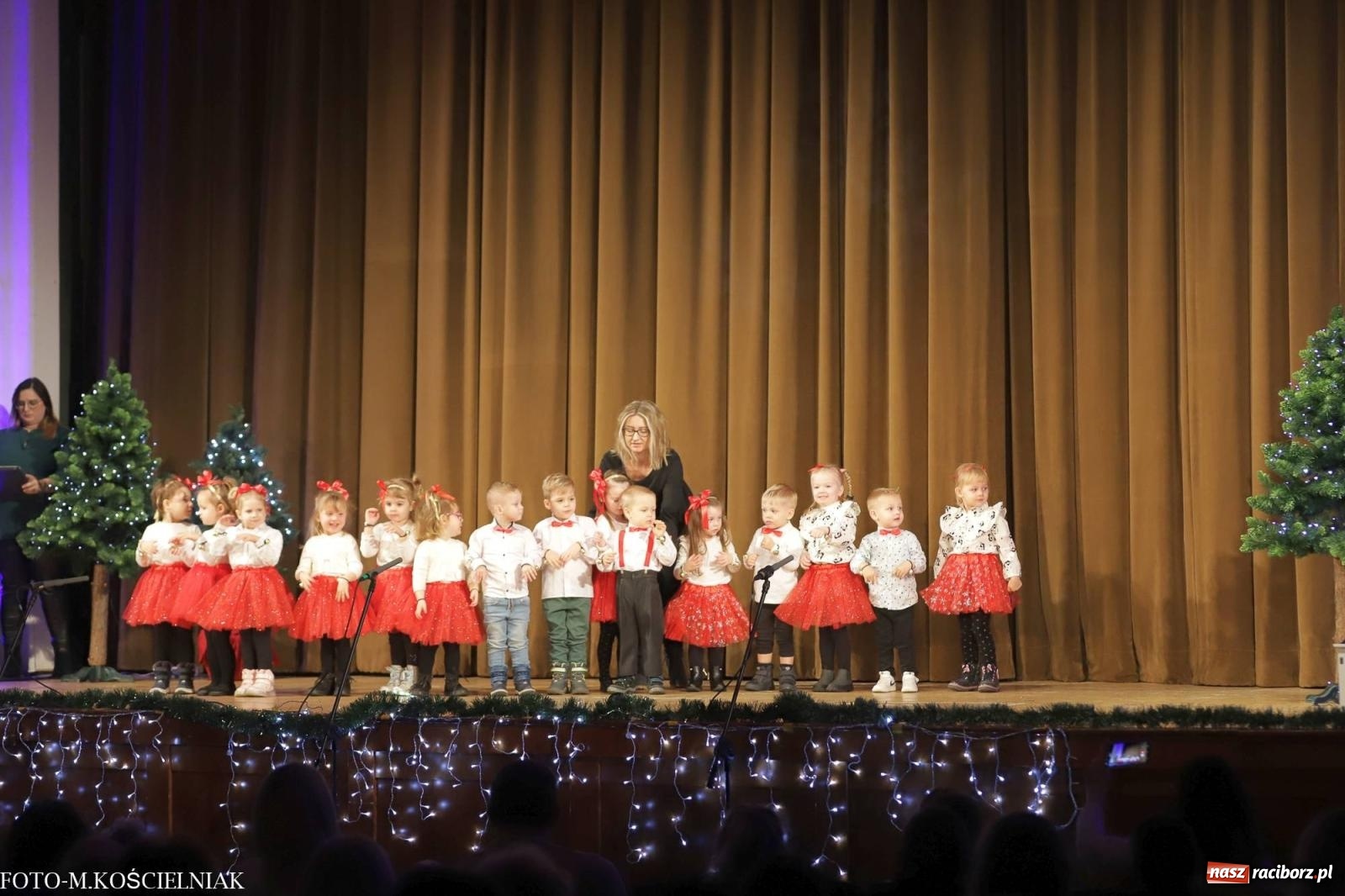 Zdjęcie w galerii na portalu naszraciborz.pl: Przepiękny koncert przedszkolaków z Kochanowskiego wiadomości z regionu