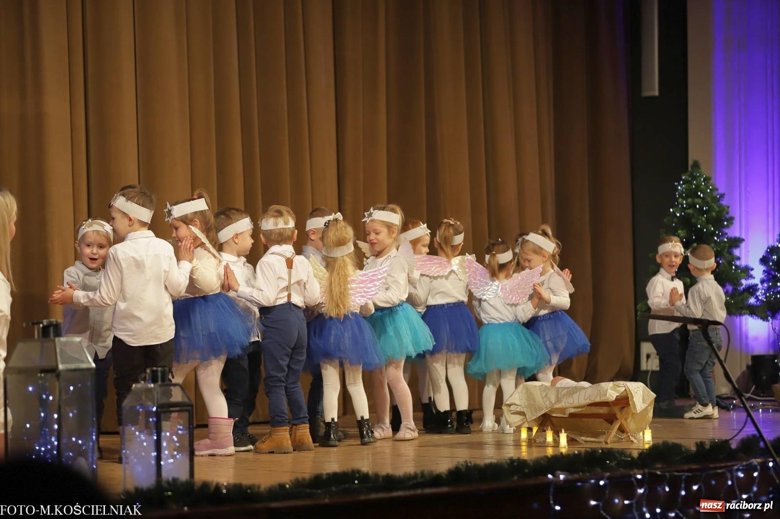 Zdjęcie w galerii na portalu naszraciborz.pl: Przepiękny koncert przedszkolaków z Kochanowskiego wiadomości z regionu