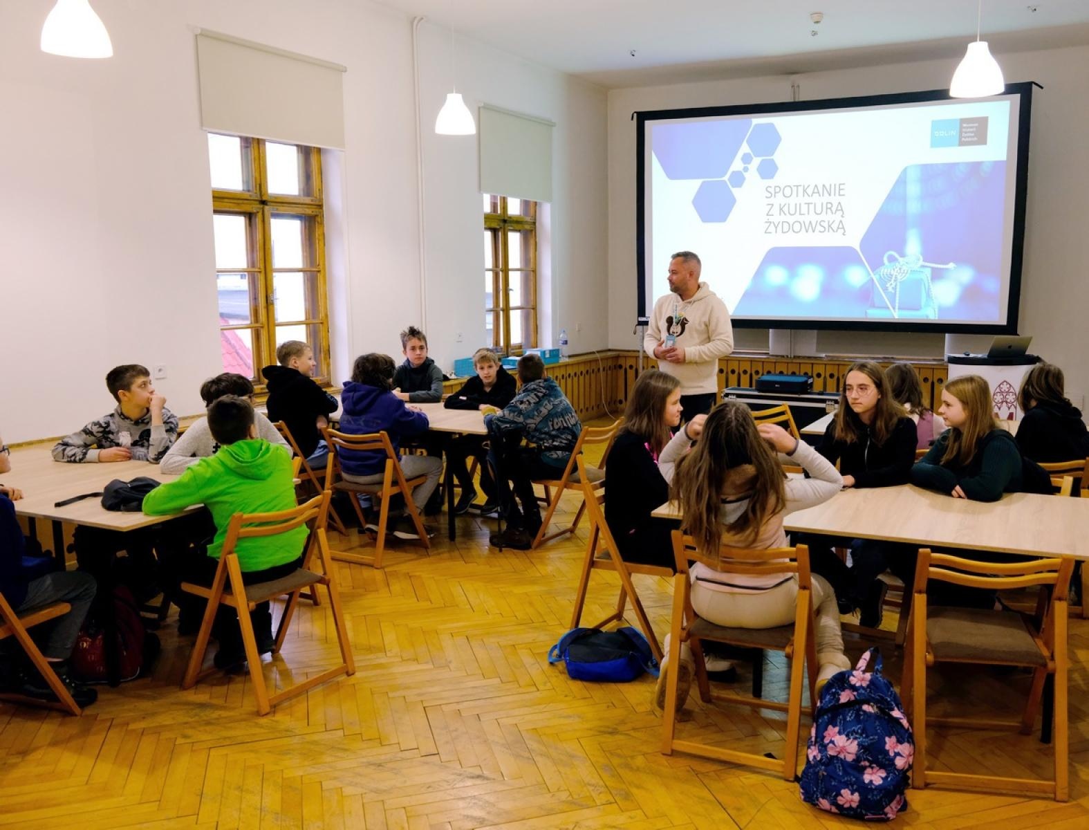 Zdjęcie w galerii na portalu naszraciborz.pl: Spotkanie z kulturą żydowską w raciborskim Muzeum wiadomości z regionu