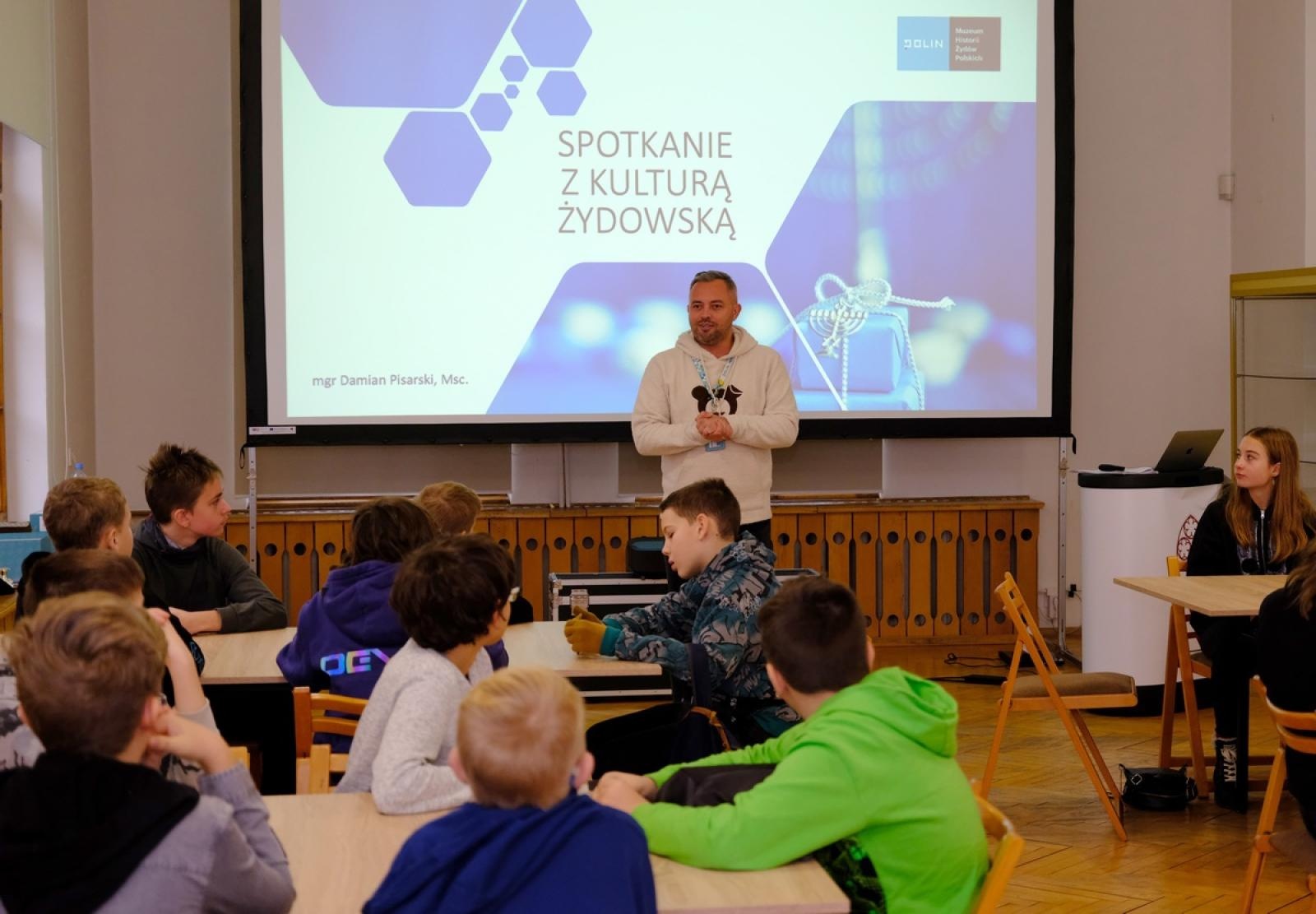 Zdjęcie w galerii na portalu naszraciborz.pl: Spotkanie z kulturą żydowską w raciborskim Muzeum wiadomości z regionu