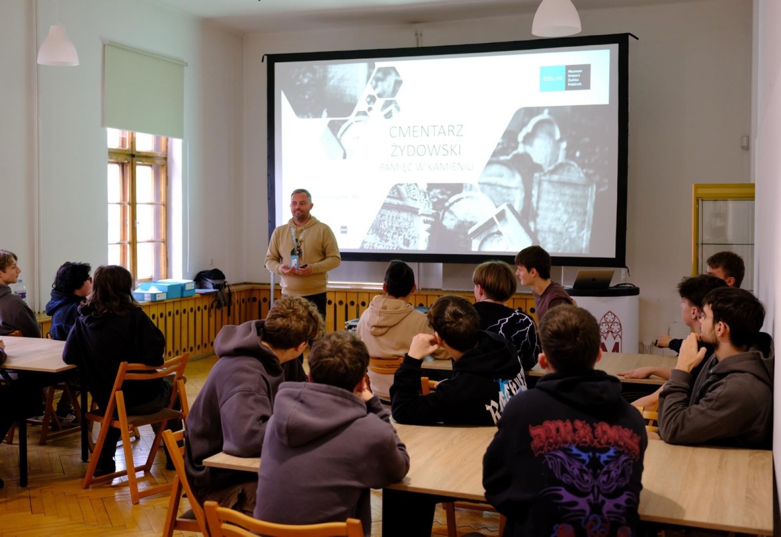 Zdjęcie w galerii na portalu naszraciborz.pl: Spotkanie z kulturą żydowską w raciborskim Muzeum wiadomości z regionu