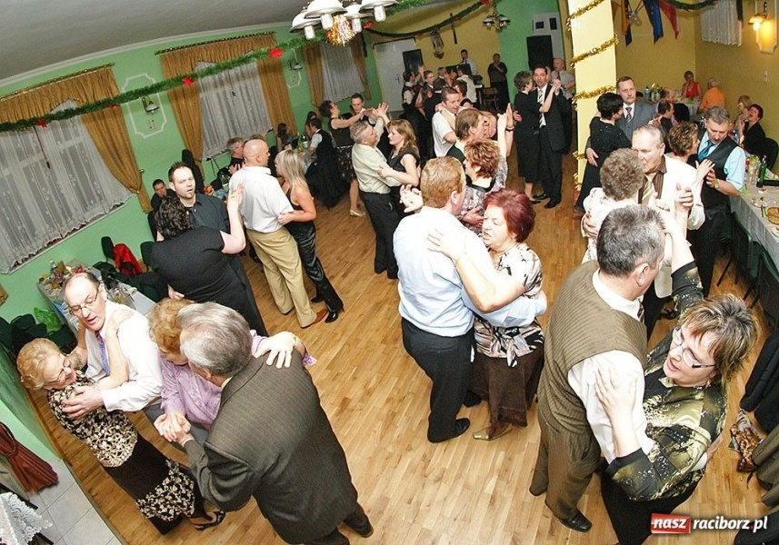 Zdjęcie w galerii na portalu naszraciborz.pl: Tak się bawią w DFK wiadomości z regionu