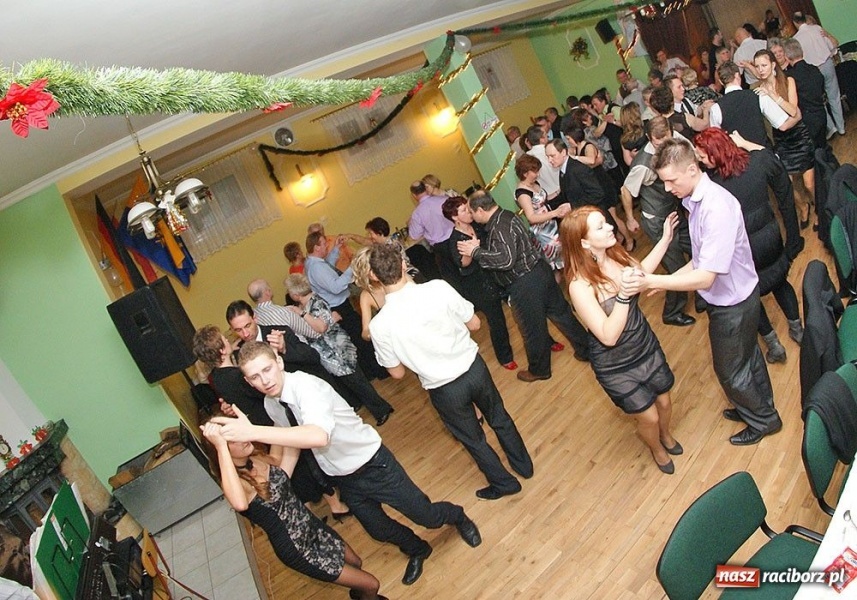 Zdjęcie w galerii na portalu naszraciborz.pl: Tak się bawią w DFK wiadomości z regionu