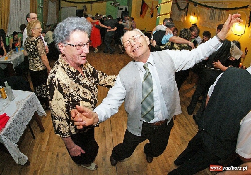 Zdjęcie w galerii na portalu naszraciborz.pl: Tak się bawią w DFK wiadomości z regionu