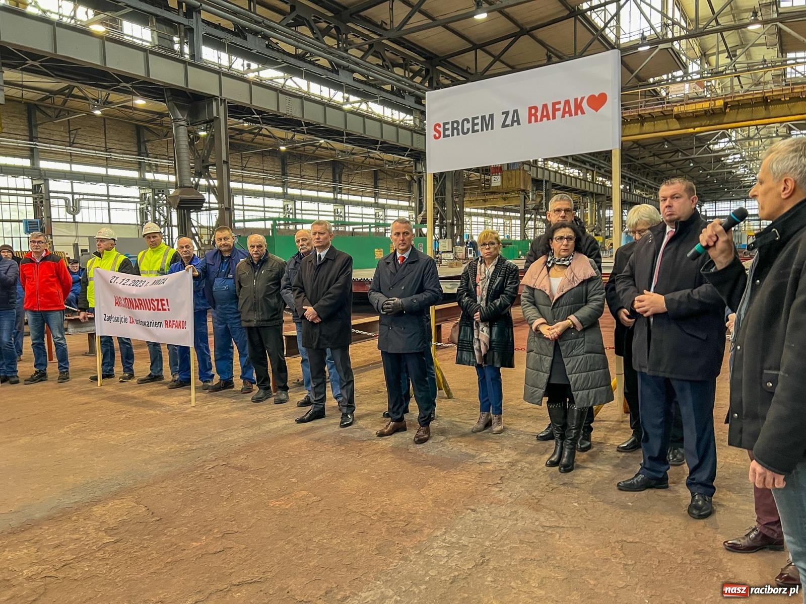 Zdjęcie w galerii na portalu naszraciborz.pl: Masówka w Rafako. Losy spółki rozstrzygną się przed Bożym Narodzeniem wiadomości z regionu