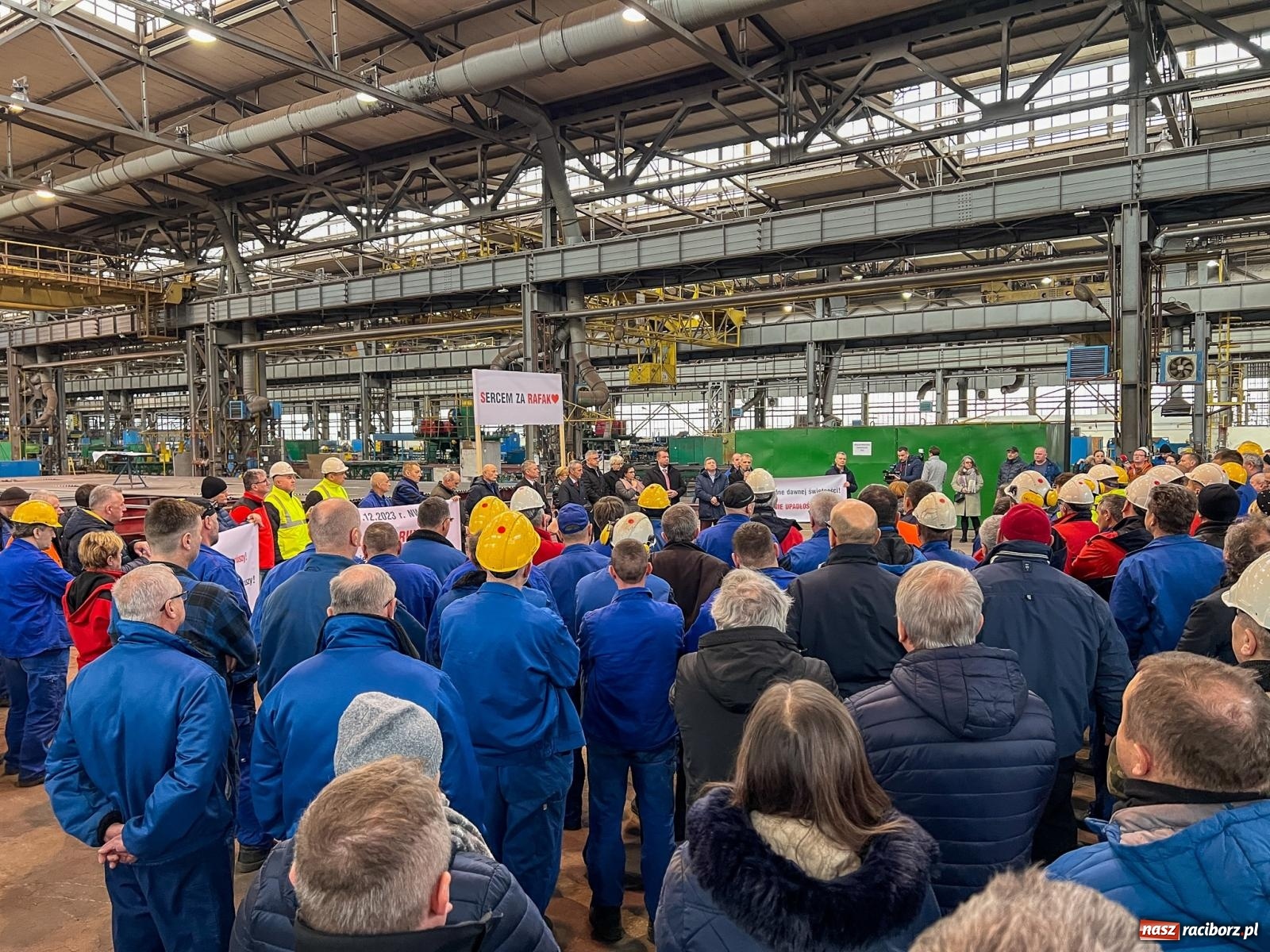 Zdjęcie w galerii na portalu naszraciborz.pl: Masówka w Rafako. Losy spółki rozstrzygną się przed Bożym Narodzeniem wiadomości z regionu