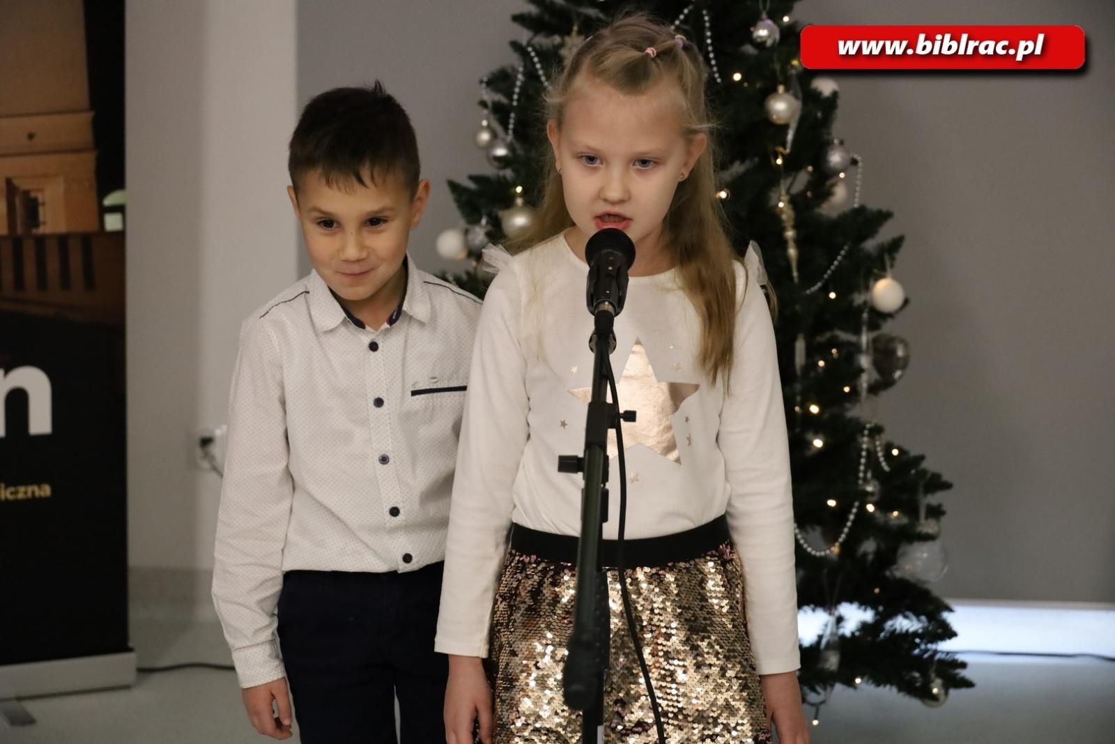 Zdjęcie w galerii na portalu naszraciborz.pl: Wszyscy Pana witajcie i pięknie Mu zaśpiewajcie! Za nami XXII Międzyprzedszkolny Przegląd Kolęd w bibliotece wiadomości z regionu
