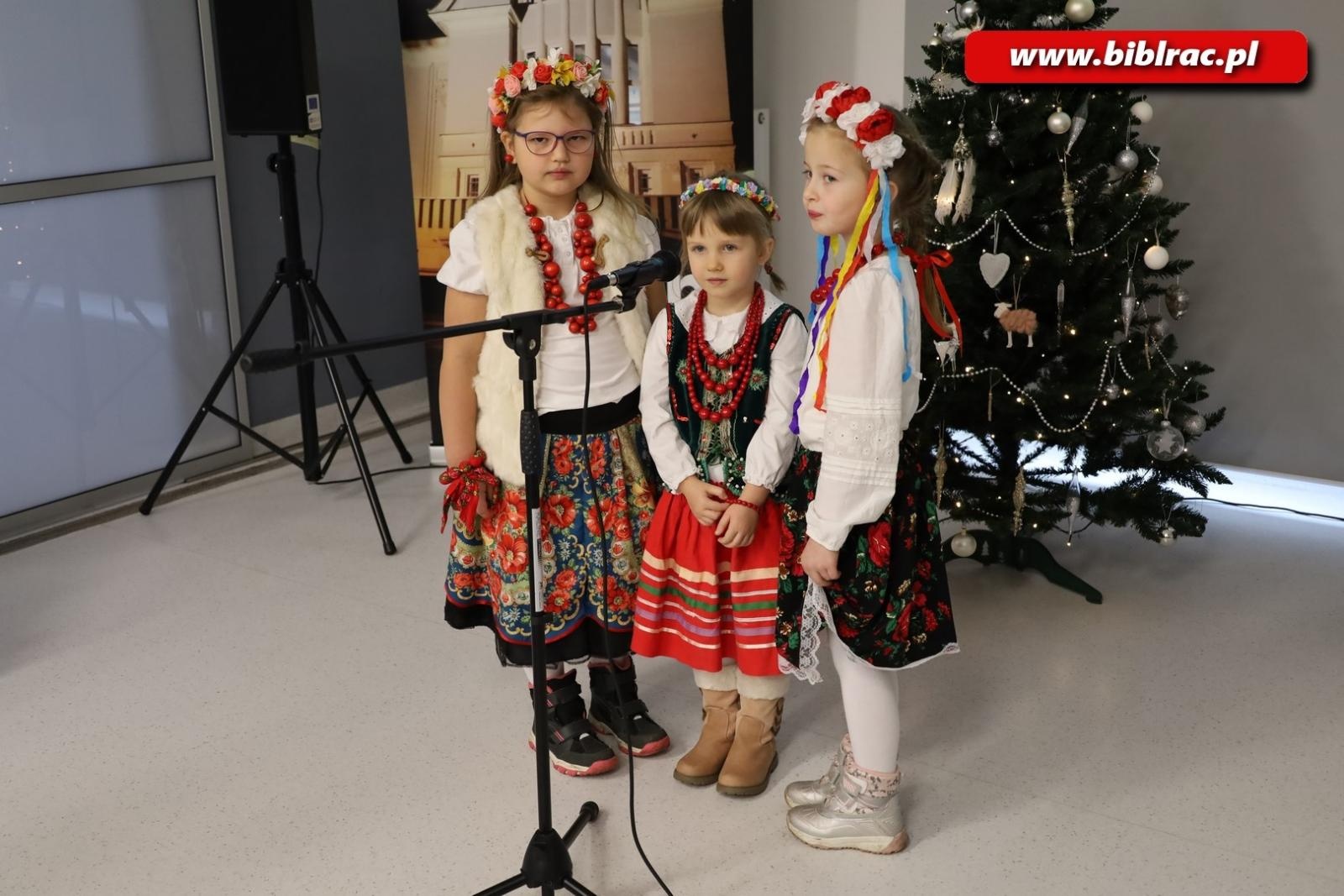 Zdjęcie w galerii na portalu naszraciborz.pl: Wszyscy Pana witajcie i pięknie Mu zaśpiewajcie! Za nami XXII Międzyprzedszkolny Przegląd Kolęd w bibliotece wiadomości z regionu