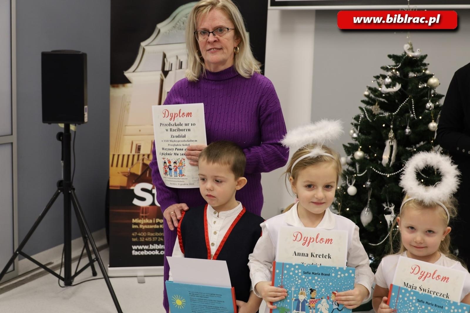 Zdjęcie w galerii na portalu naszraciborz.pl: Wszyscy Pana witajcie i pięknie Mu zaśpiewajcie! Za nami XXII Międzyprzedszkolny Przegląd Kolęd w bibliotece wiadomości z regionu