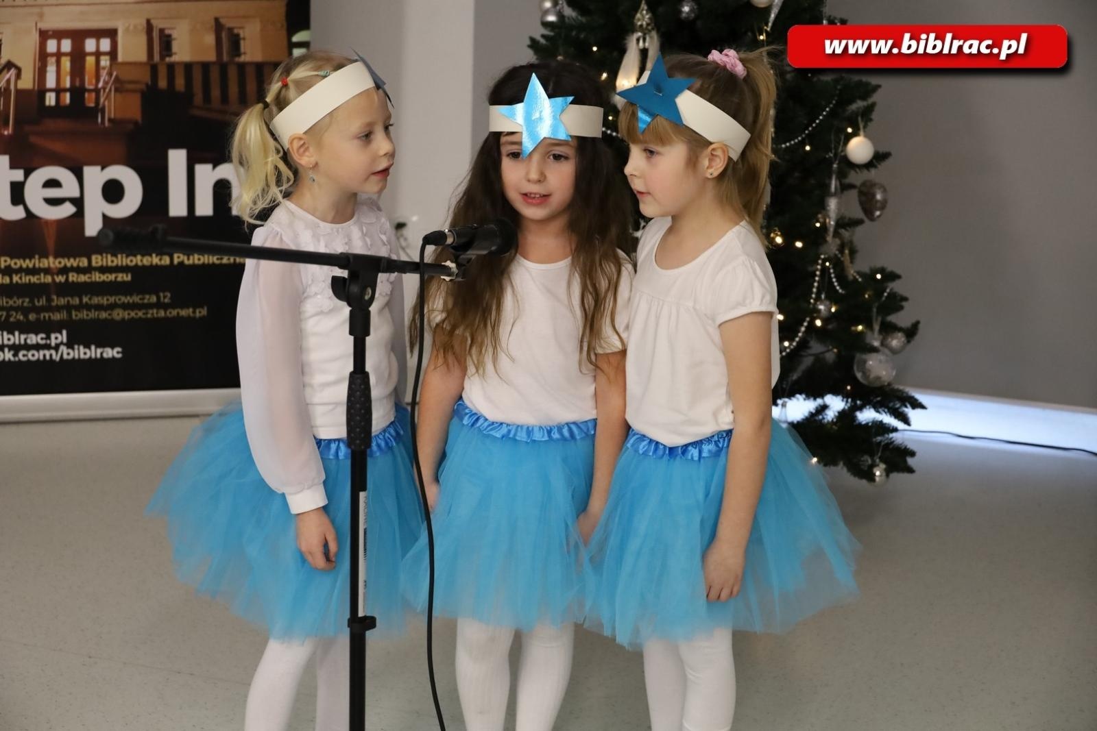 Zdjęcie w galerii na portalu naszraciborz.pl: Wszyscy Pana witajcie i pięknie Mu zaśpiewajcie! Za nami XXII Międzyprzedszkolny Przegląd Kolęd w bibliotece wiadomości z regionu