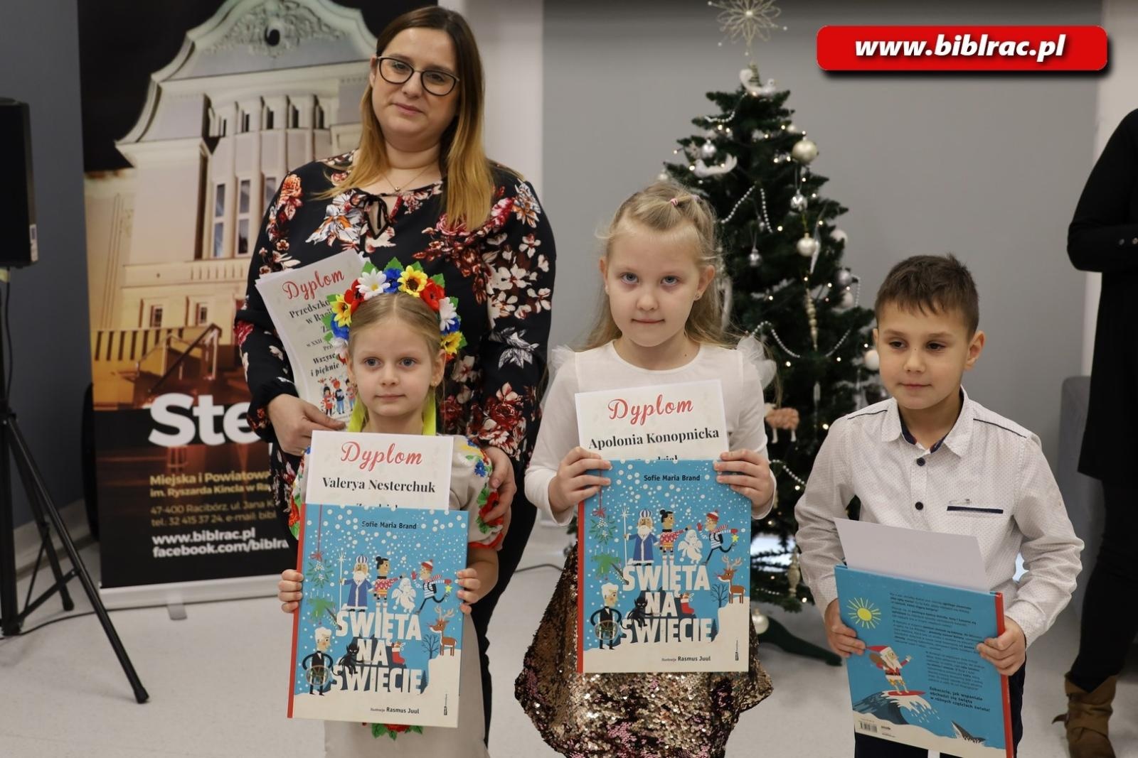 Zdjęcie w galerii na portalu naszraciborz.pl: Wszyscy Pana witajcie i pięknie Mu zaśpiewajcie! Za nami XXII Międzyprzedszkolny Przegląd Kolęd w bibliotece wiadomości z regionu