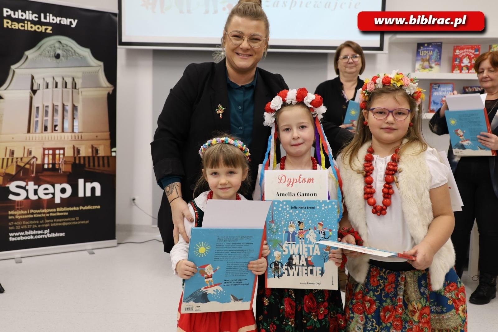Zdjęcie w galerii na portalu naszraciborz.pl: Wszyscy Pana witajcie i pięknie Mu zaśpiewajcie! Za nami XXII Międzyprzedszkolny Przegląd Kolęd w bibliotece wiadomości z regionu
