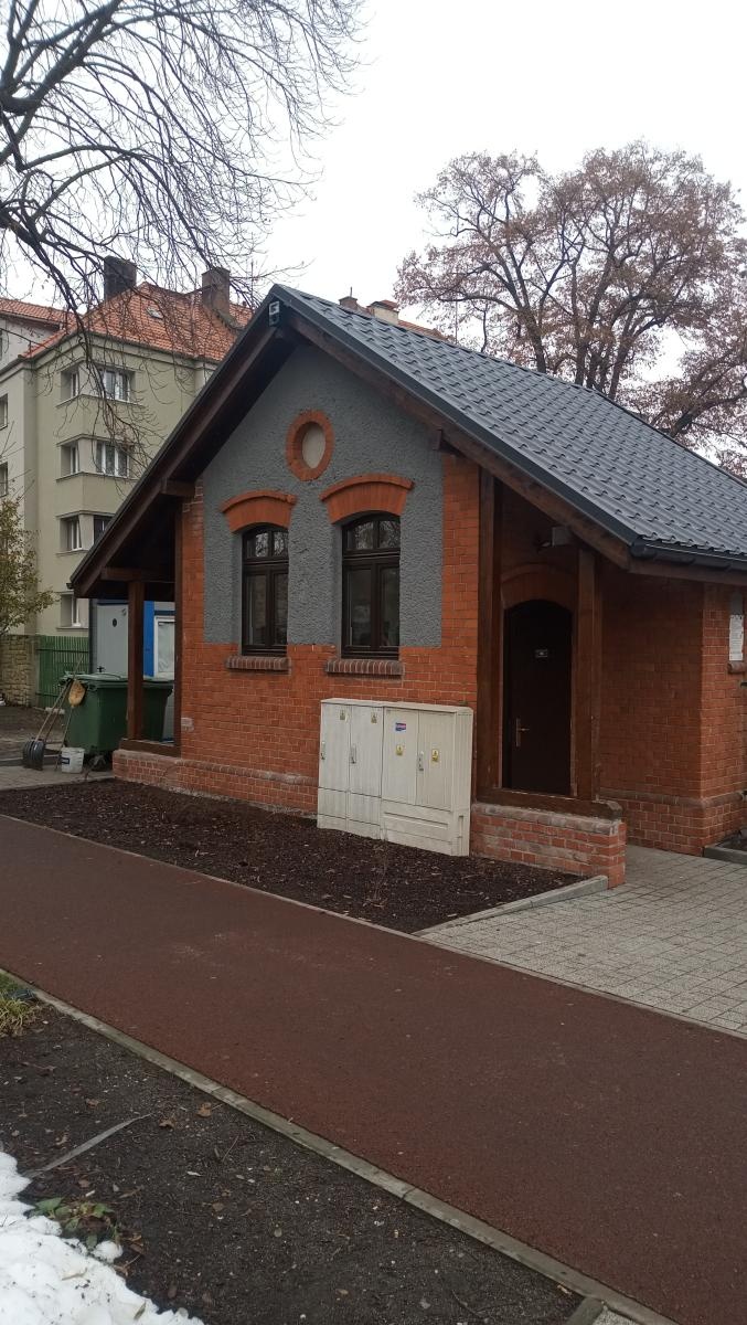 Zdjęcie w galerii na portalu naszraciborz.pl: Ptasi problem. Ogródkowi Jordanowskiemu przy Stalmacha grozi zamknięcie, mieszkańcom puchną uszy [WIDEO] wiadomości z regionu