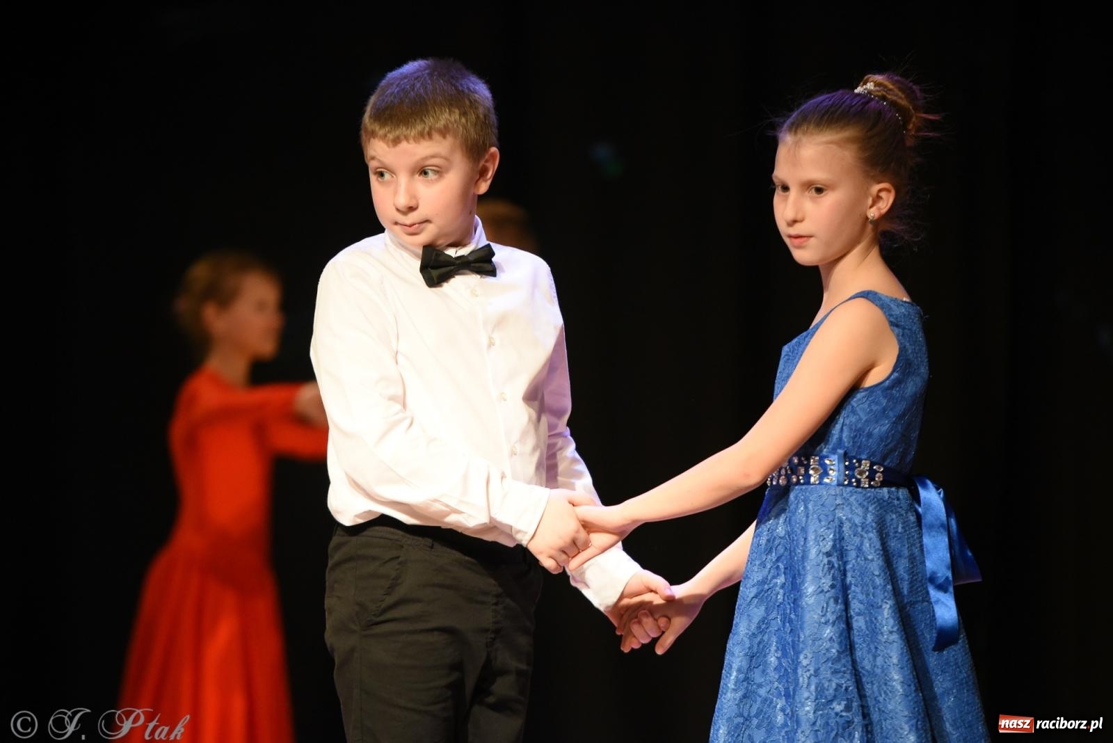 Zdjęcie w galerii na portalu naszraciborz.pl: Mikołajkowe pokazy taneczne w MDK [FOTO i WIDEO] wiadomości z regionu