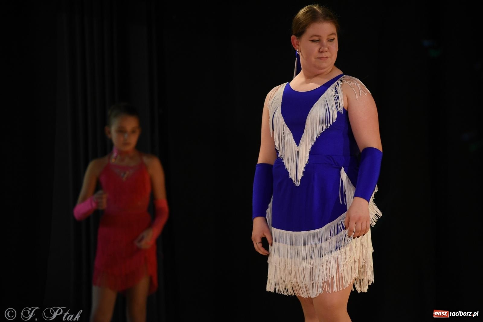 Zdjęcie w galerii na portalu naszraciborz.pl: Mikołajkowe pokazy taneczne w MDK [FOTO i WIDEO] wiadomości z regionu