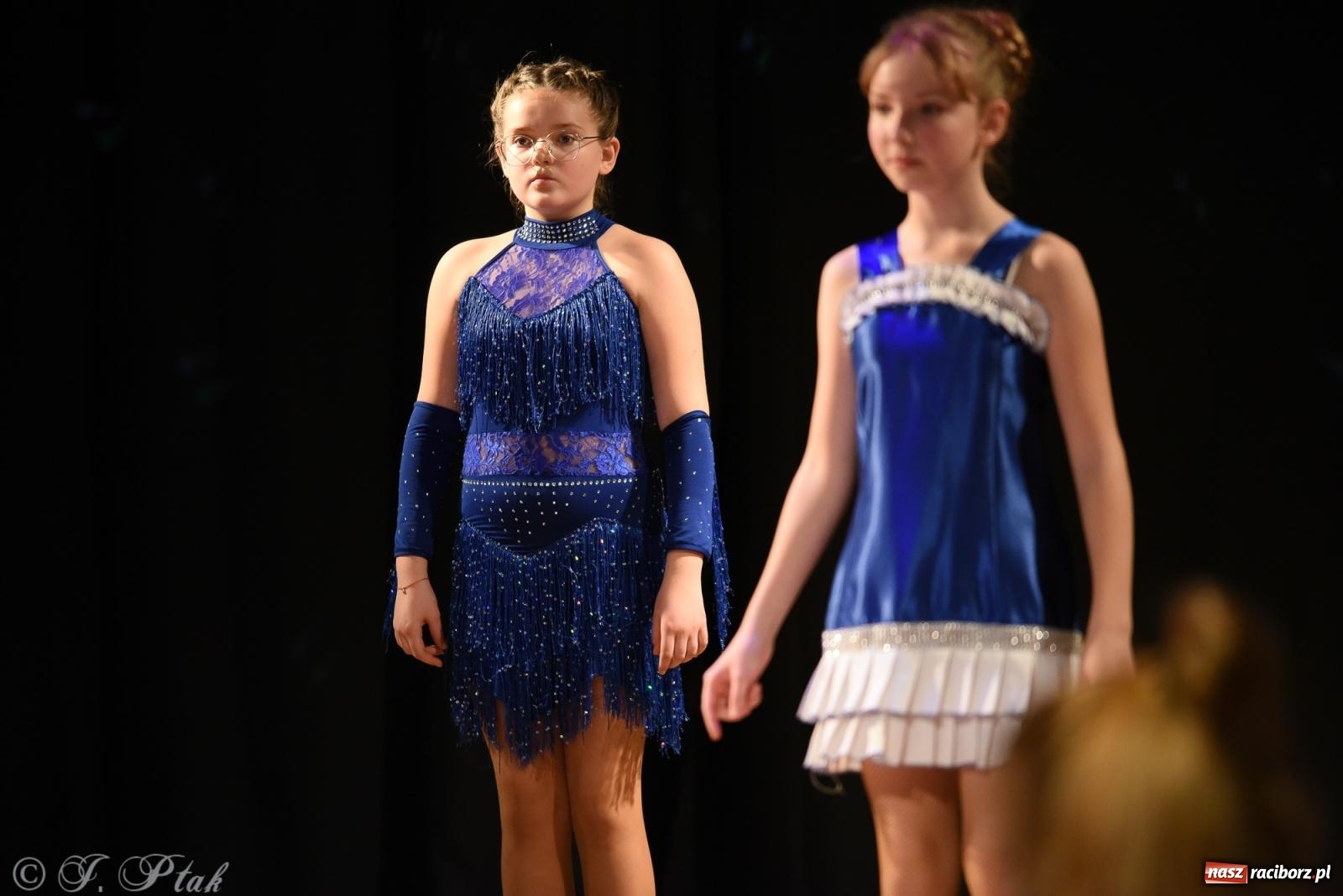 Zdjęcie w galerii na portalu naszraciborz.pl: Mikołajkowe pokazy taneczne w MDK [FOTO i WIDEO] wiadomości z regionu