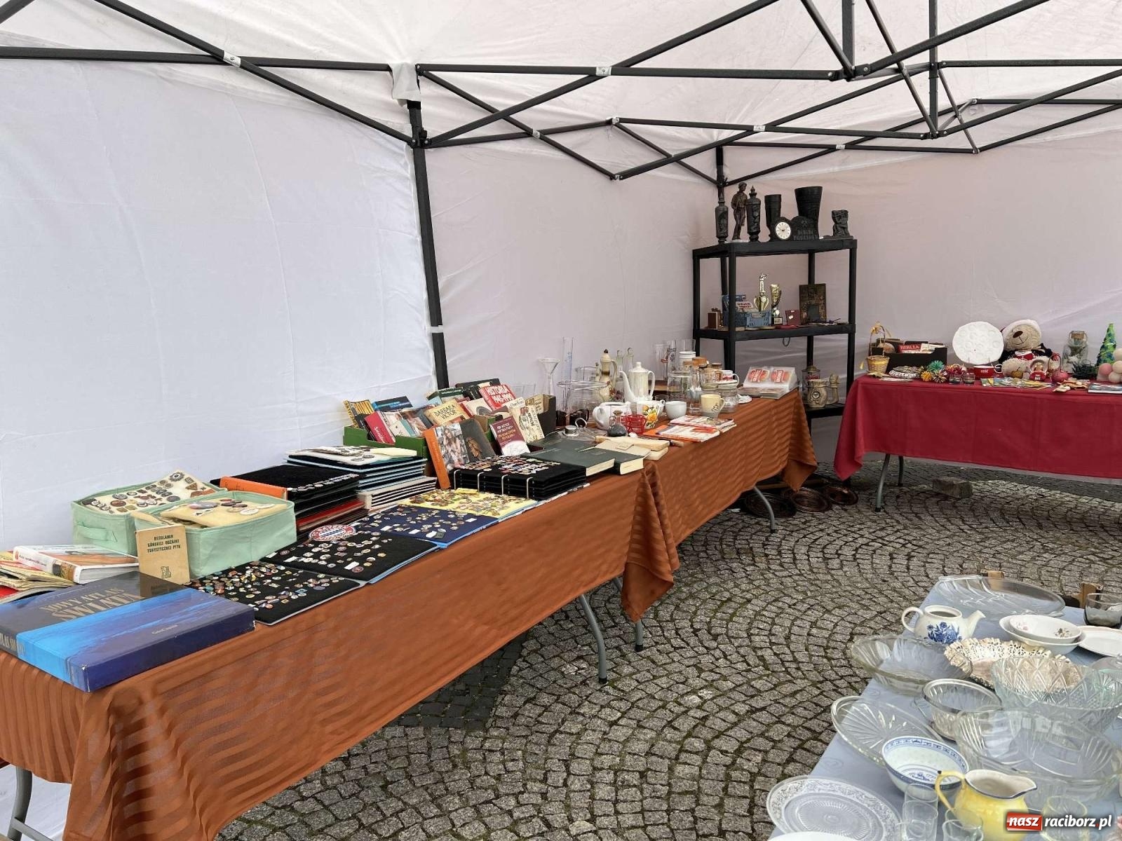 Zdjęcie w galerii na portalu naszraciborz.pl: Ciekawostki z ostatniego w tym roku targu staroci [FOTO i WIDEO] wiadomości z regionu