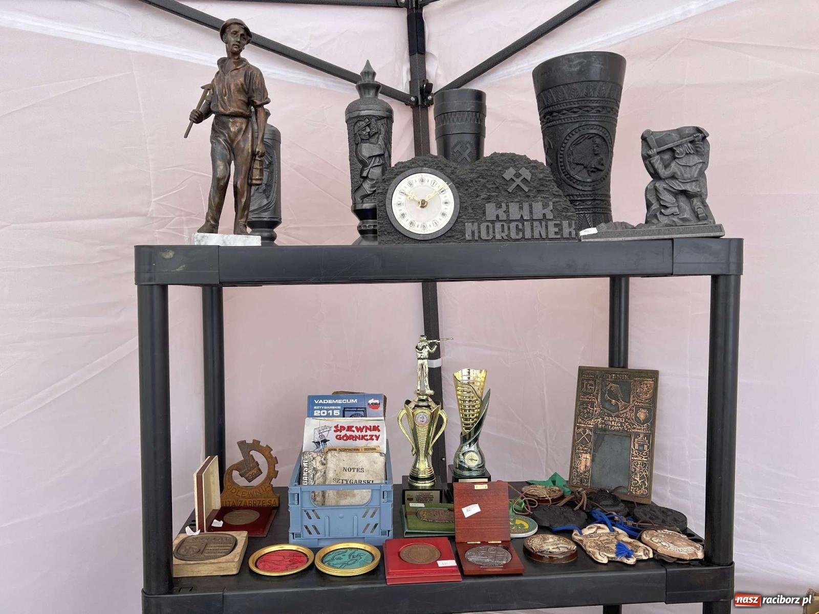 Zdjęcie w galerii na portalu naszraciborz.pl: Ciekawostki z ostatniego w tym roku targu staroci [FOTO i WIDEO] wiadomości z regionu