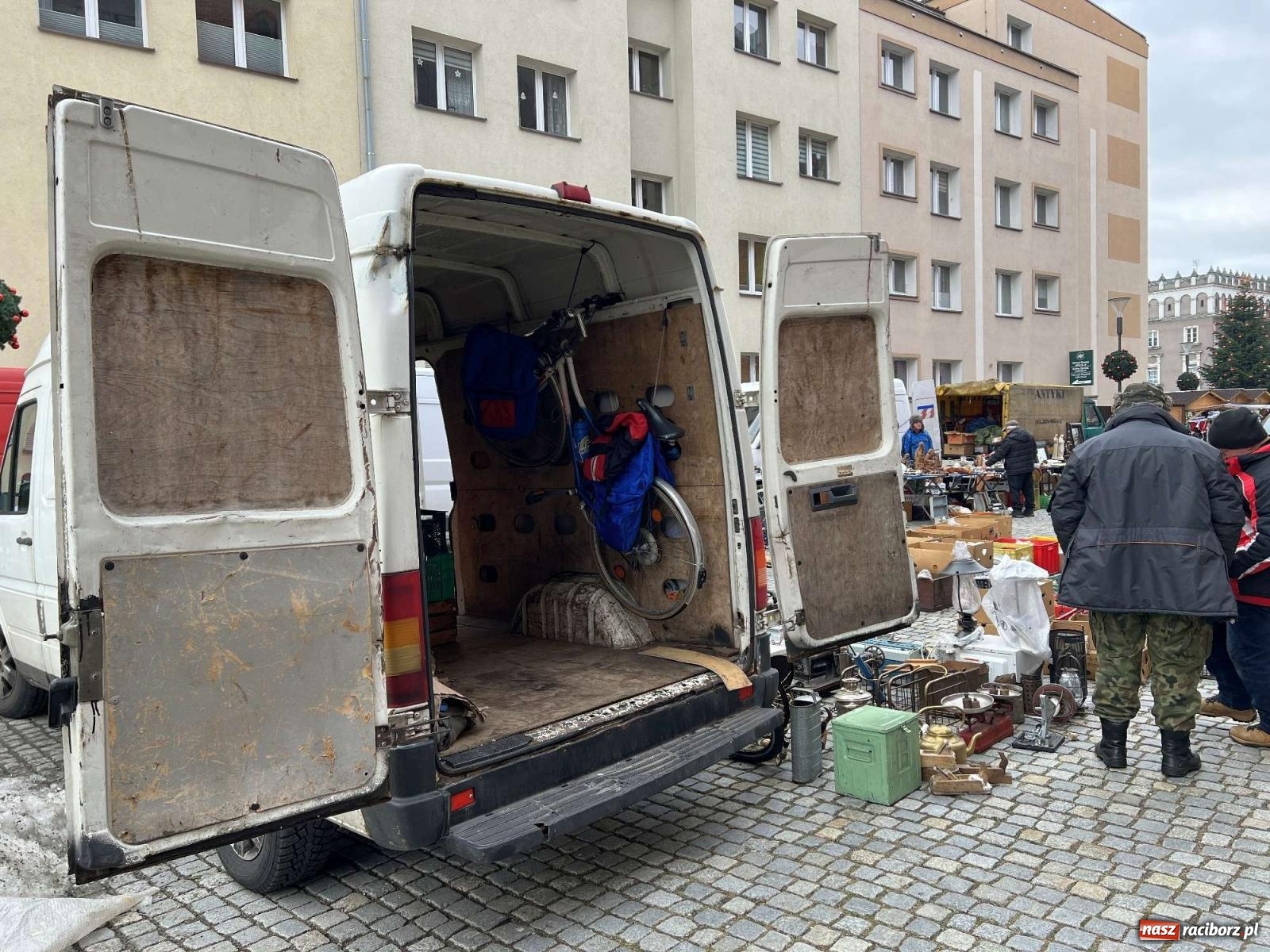 Zdjęcie w galerii na portalu naszraciborz.pl: Ciekawostki z ostatniego w tym roku targu staroci [FOTO i WIDEO] wiadomości z regionu