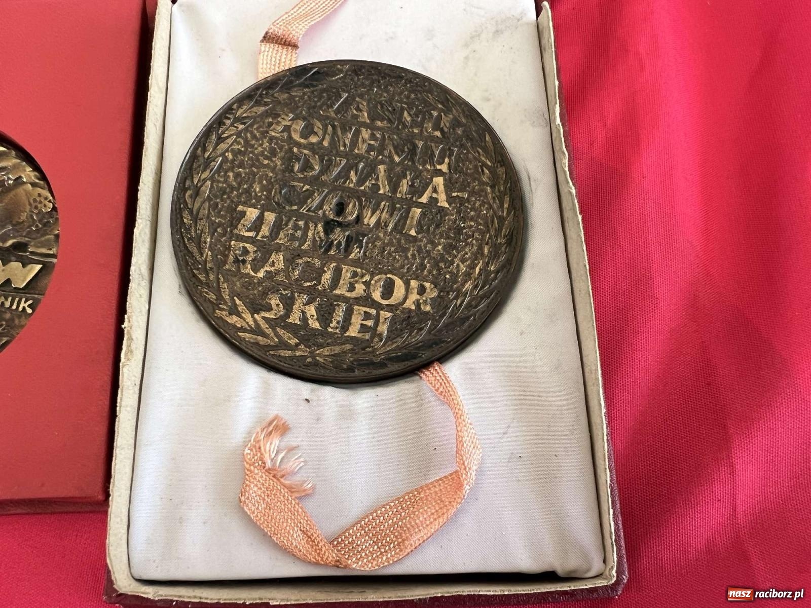 Zdjęcie w galerii na portalu naszraciborz.pl: Ciekawostki z ostatniego w tym roku targu staroci [FOTO i WIDEO] wiadomości z regionu