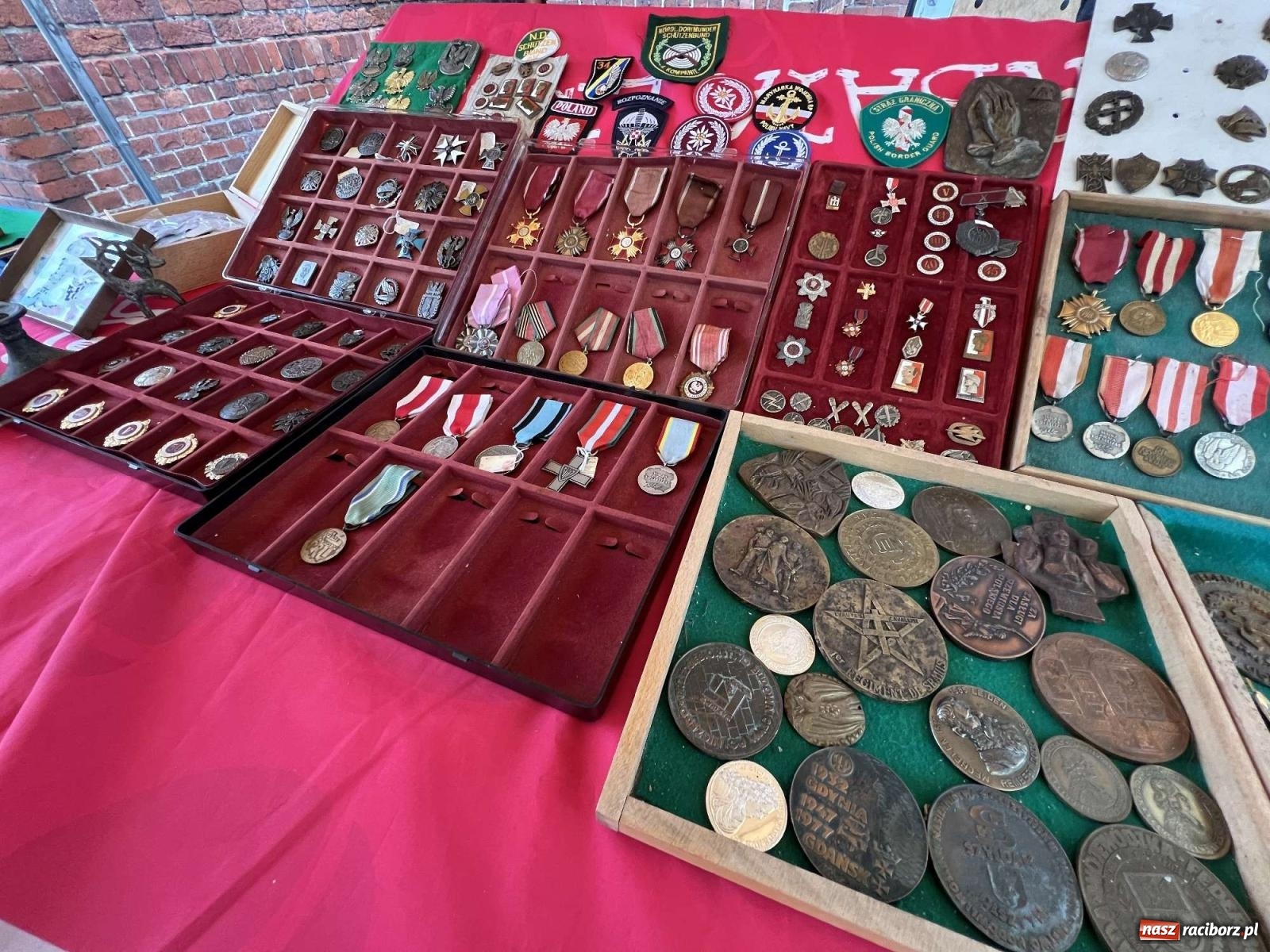 Zdjęcie w galerii na portalu naszraciborz.pl: Ciekawostki z ostatniego w tym roku targu staroci [FOTO i WIDEO] wiadomości z regionu